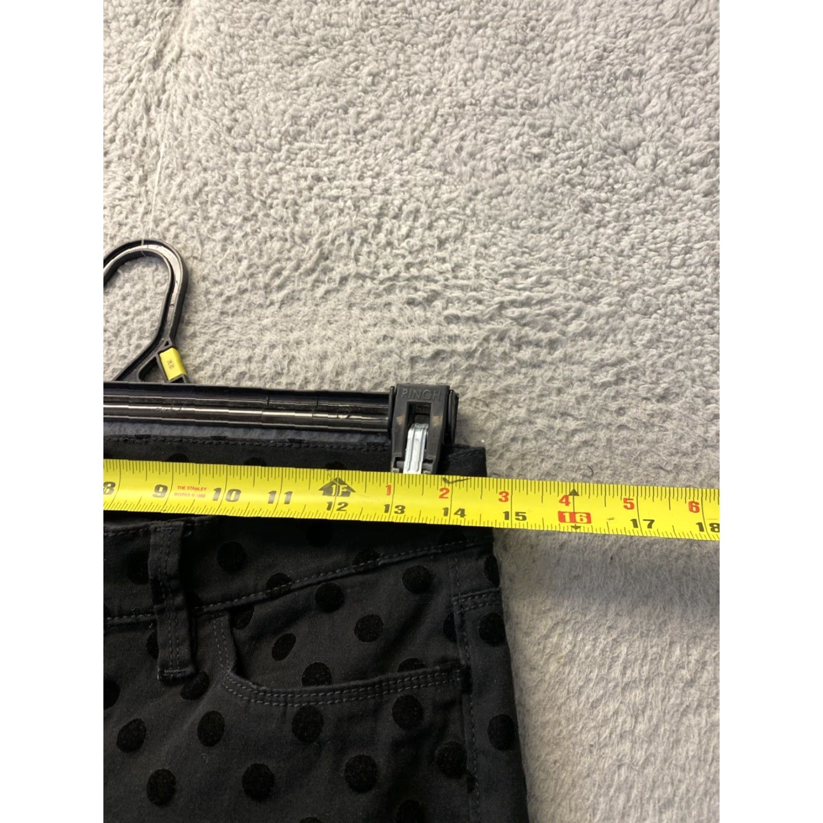 Ann Taylor Ann Taylor Jeans Women Slim Black Velvet Dots Low-Rise Skinny 28 Inseam 28 Size 2 Regular Denim Color Black Size 28" / US 6 / IT 42 - 4 Thumbnail