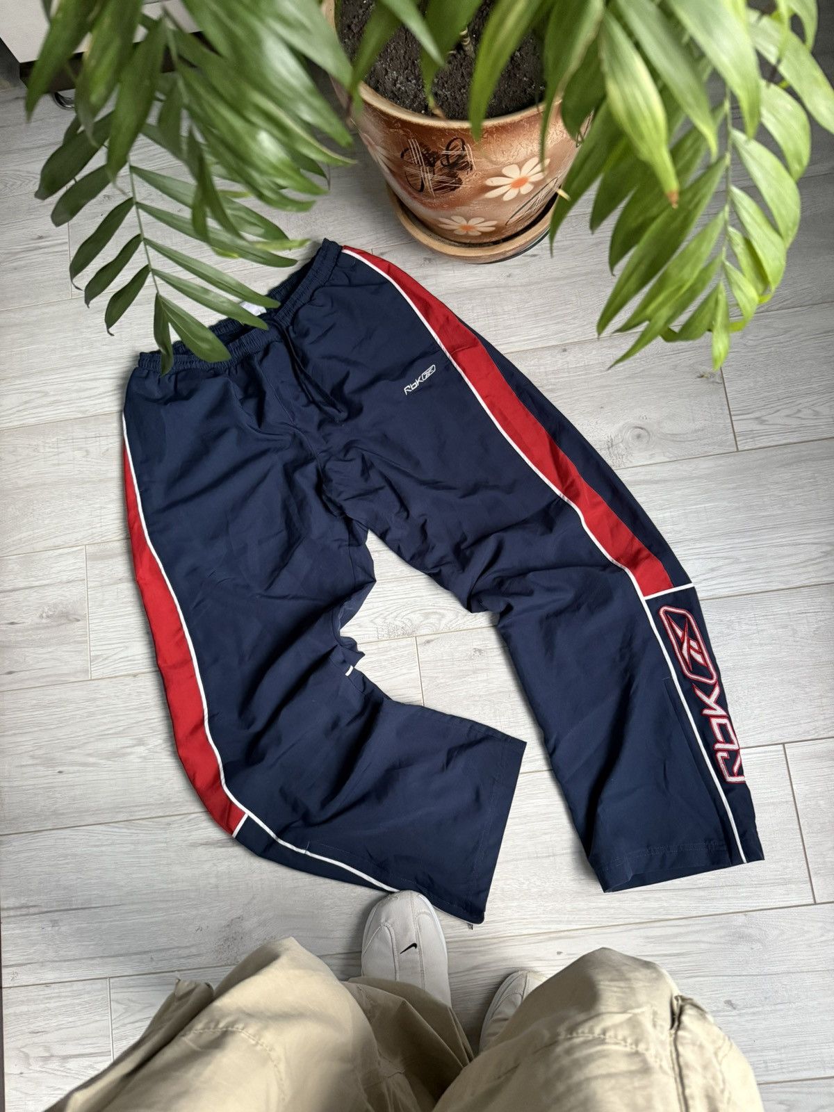 Reebok × Vintage Vintage baggy nylons track pants Reebok 90’s logo Size US 32 / EU 48 - 1 Thumbnail