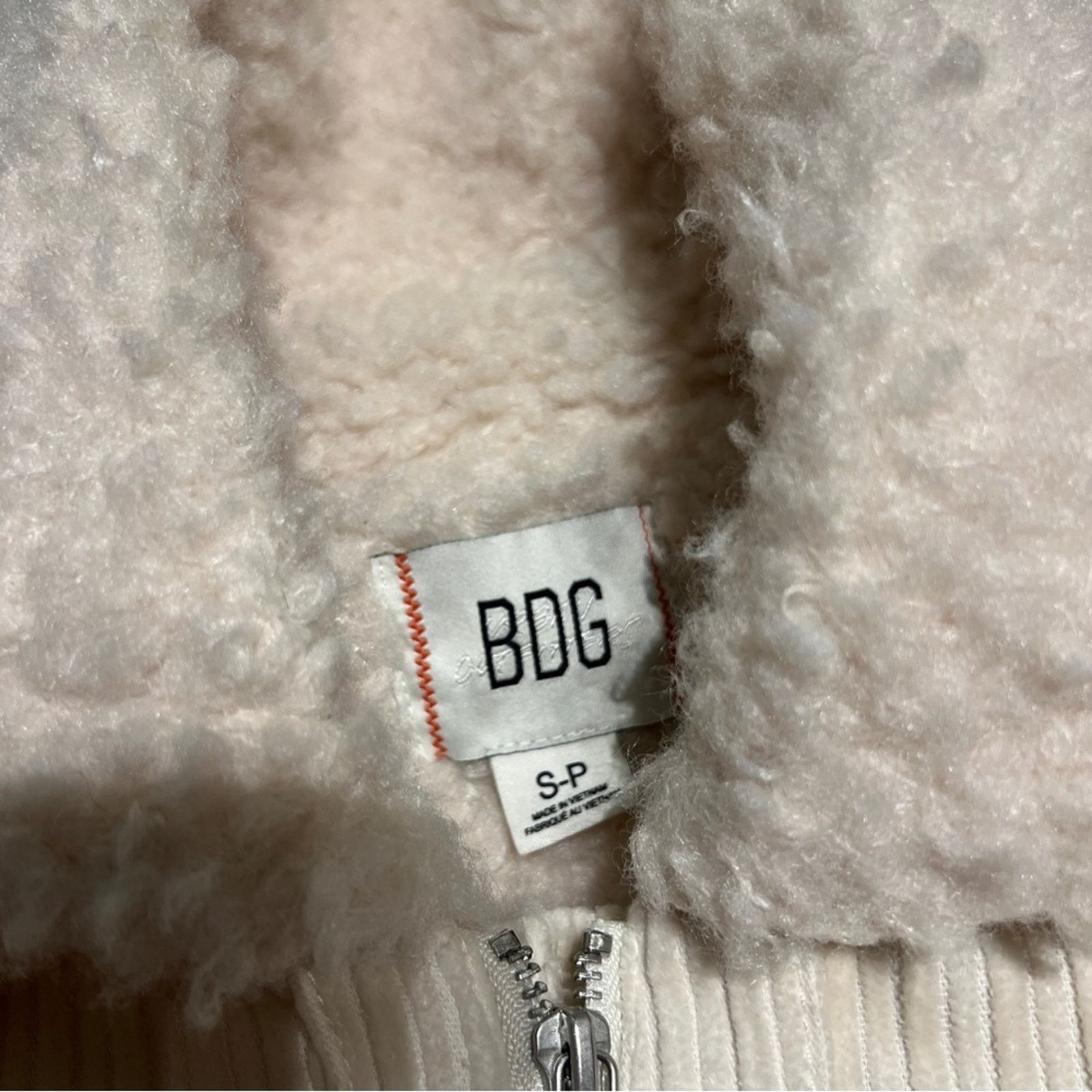 Urban Outfitters Urban Outfitters BDG Ivory/Cream Sherpa Jacket Women’s Small Size S / US 4 / IT 40 - 6 Thumbnail