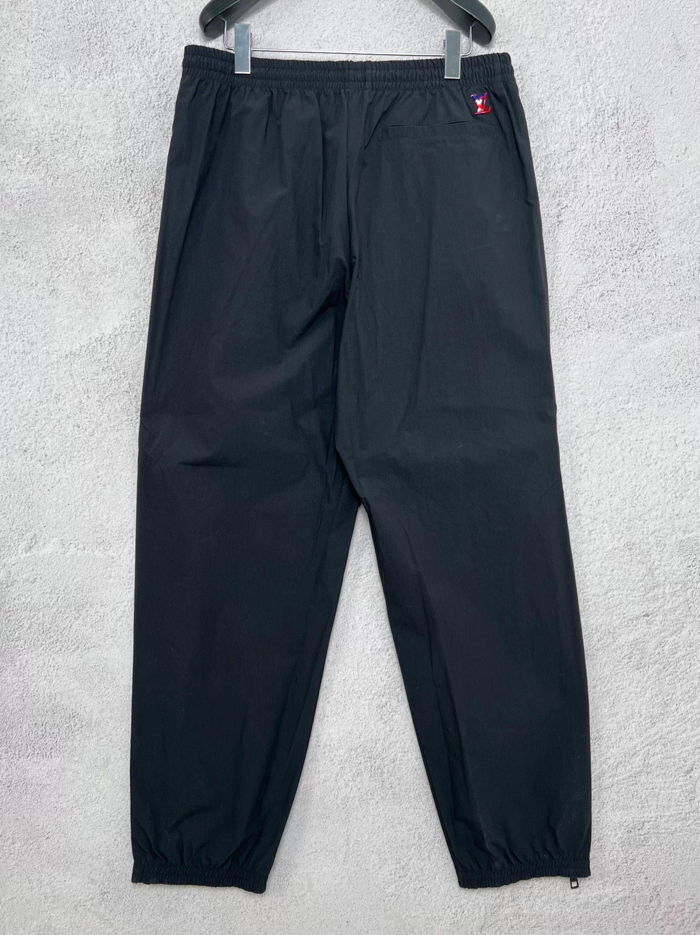 Louis Vuitton Louis Vuitton x NBA Logo Track Pant Black Size US 40 / EU 56 - 2 Thumbnail
