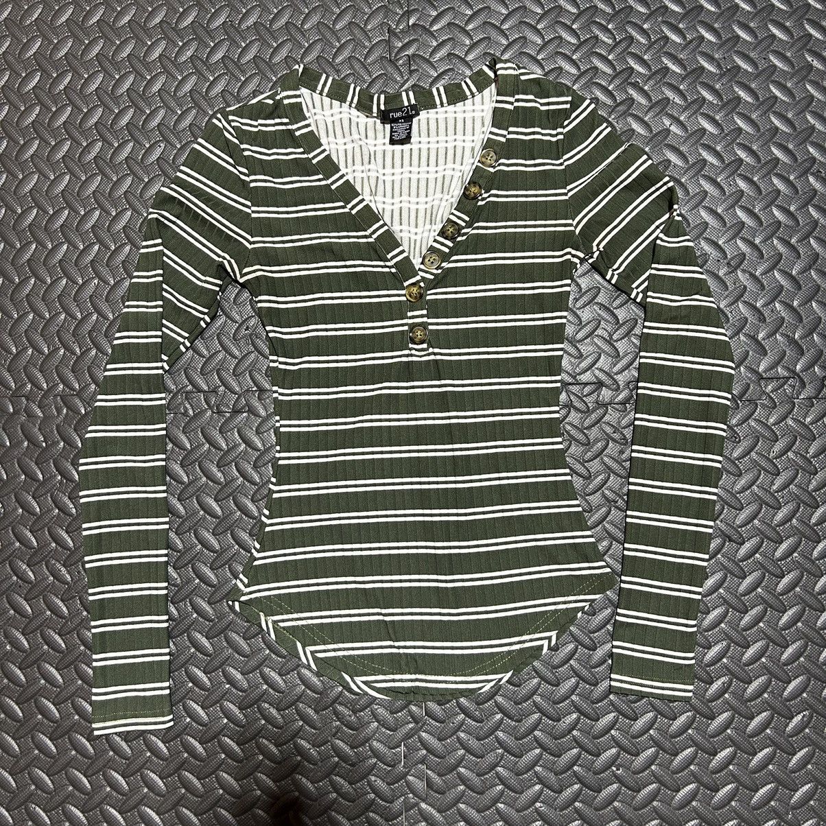 rue21 Rue 21 Blouse Henley Women’s XS Olive Green Striped Button Size XS / US 0-2 / IT 36-38 - 1 Thumbnail
