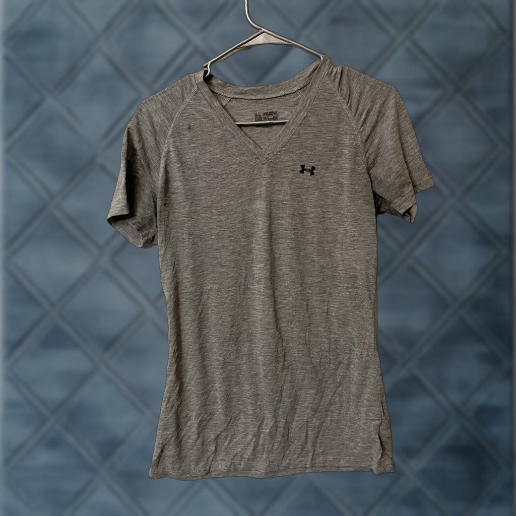 Under Armour Under Armour T-Shirt Gray Shirt Women Small V-Neck Short Sleeve Activewear Moisture Wicking Stretch Casual Athletic Womens Slim Fit S Size 28" / US 6 / IT 42 - 1 Thumbnail