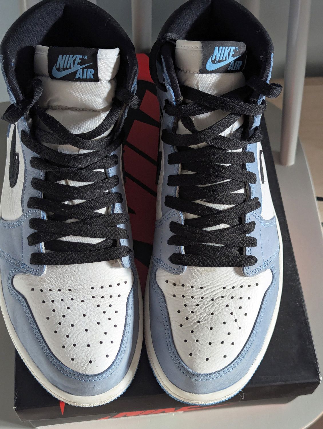 Nike Nike Air Jordan 1 Retro High OG University Blue 555088-134 Size US 9 / EU 42 - 4 Thumbnail