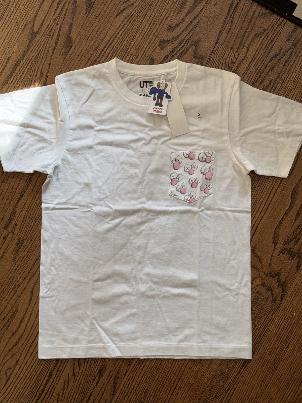 Uniqlo Uniqlo KAWS BFF White Pocket T-Shirt Size US S / EU 44-46 / 1 - 1 Preview
