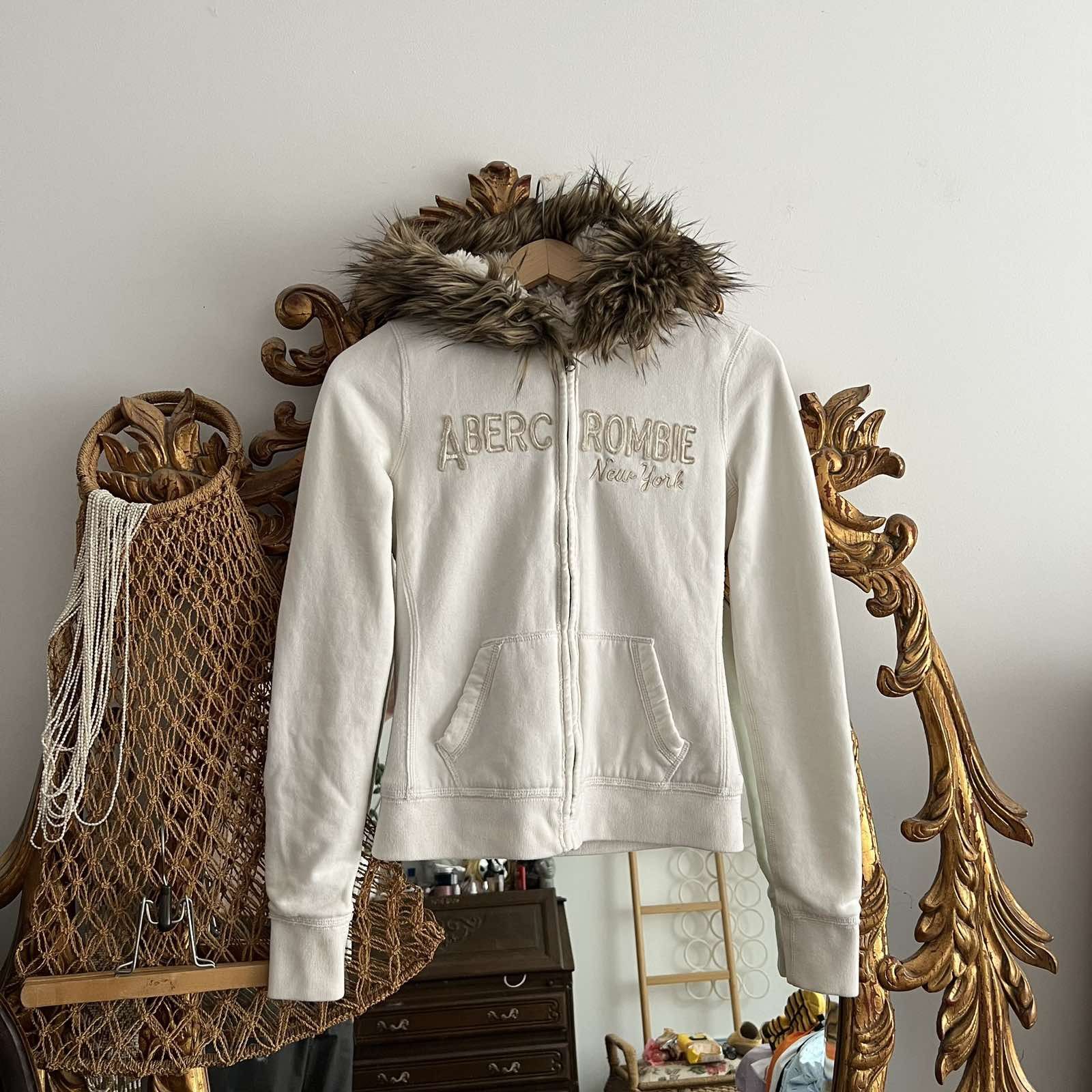 Abercrombie & Fitch Abercrombie & Fitch navy zip up hoodie with fur hood Size S / US 4 / IT 40 - 1 Thumbnail