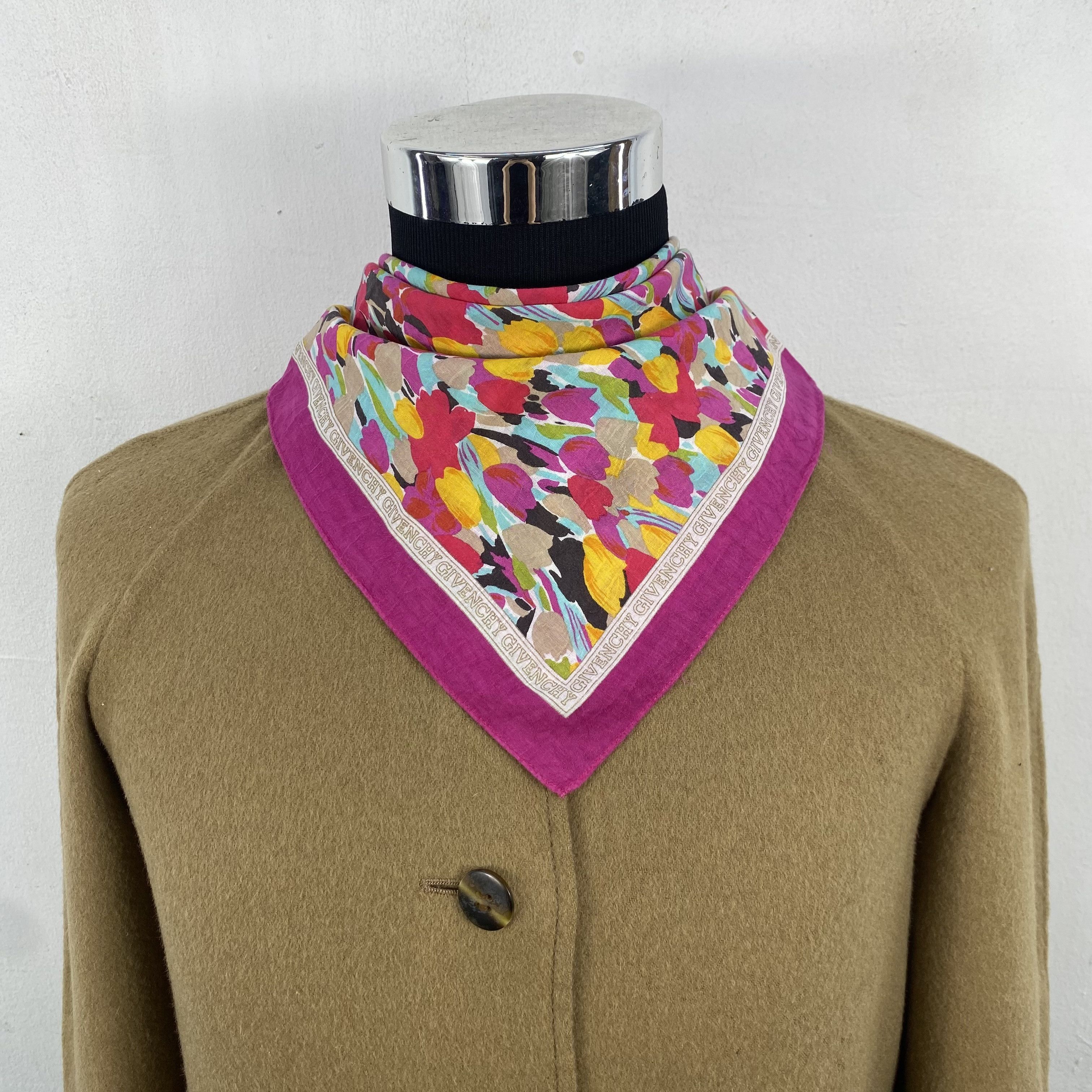 Givenchy × Vintage Vintage Givenchy Handkerchief Neckerchief Bandana H222Q Size ONE SIZE - 1 Thumbnail