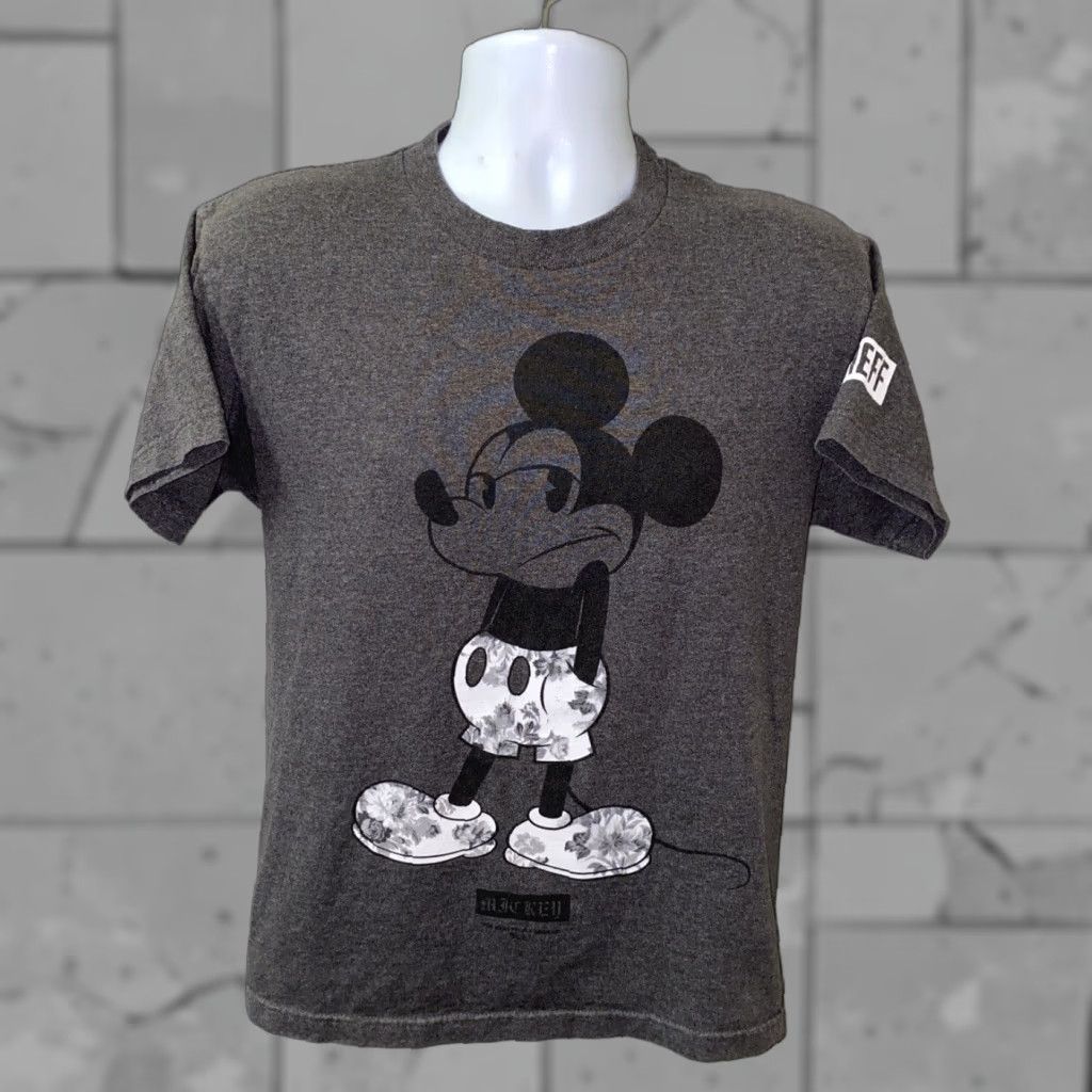 Disney VINTAGE Disney Mens Gray Short Sleeve Mickey Mouse T-Shirt Size M Size US M / EU 48-50 / 2 - 1 Thumbnail