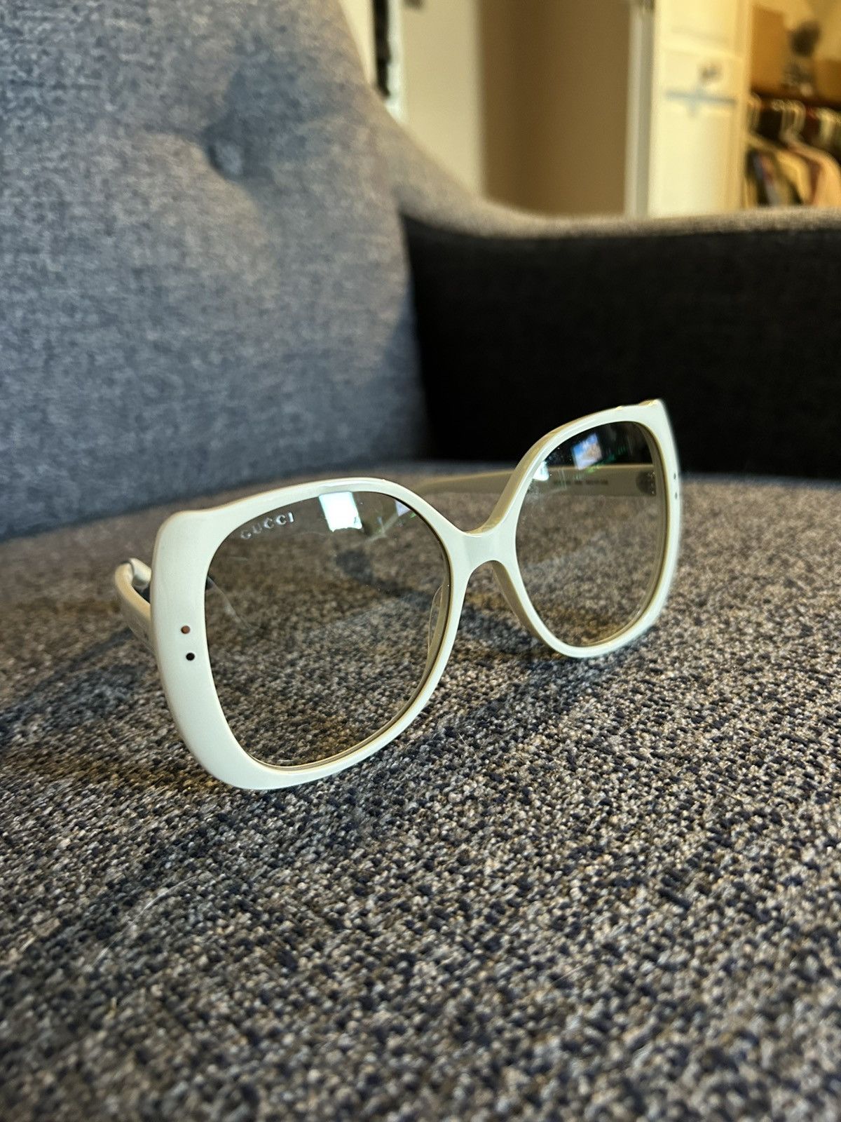 Gucci GUCCI GG0472S 005 — Ivory Butterfly Sunglasses Size ONE SIZE - 2 Thumbnail