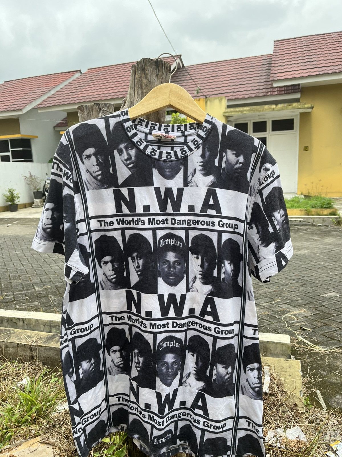 Vintage Vintage NWA All Over Black and White Rap tees Size US XL / EU 56 / 4 - 1 Thumbnail