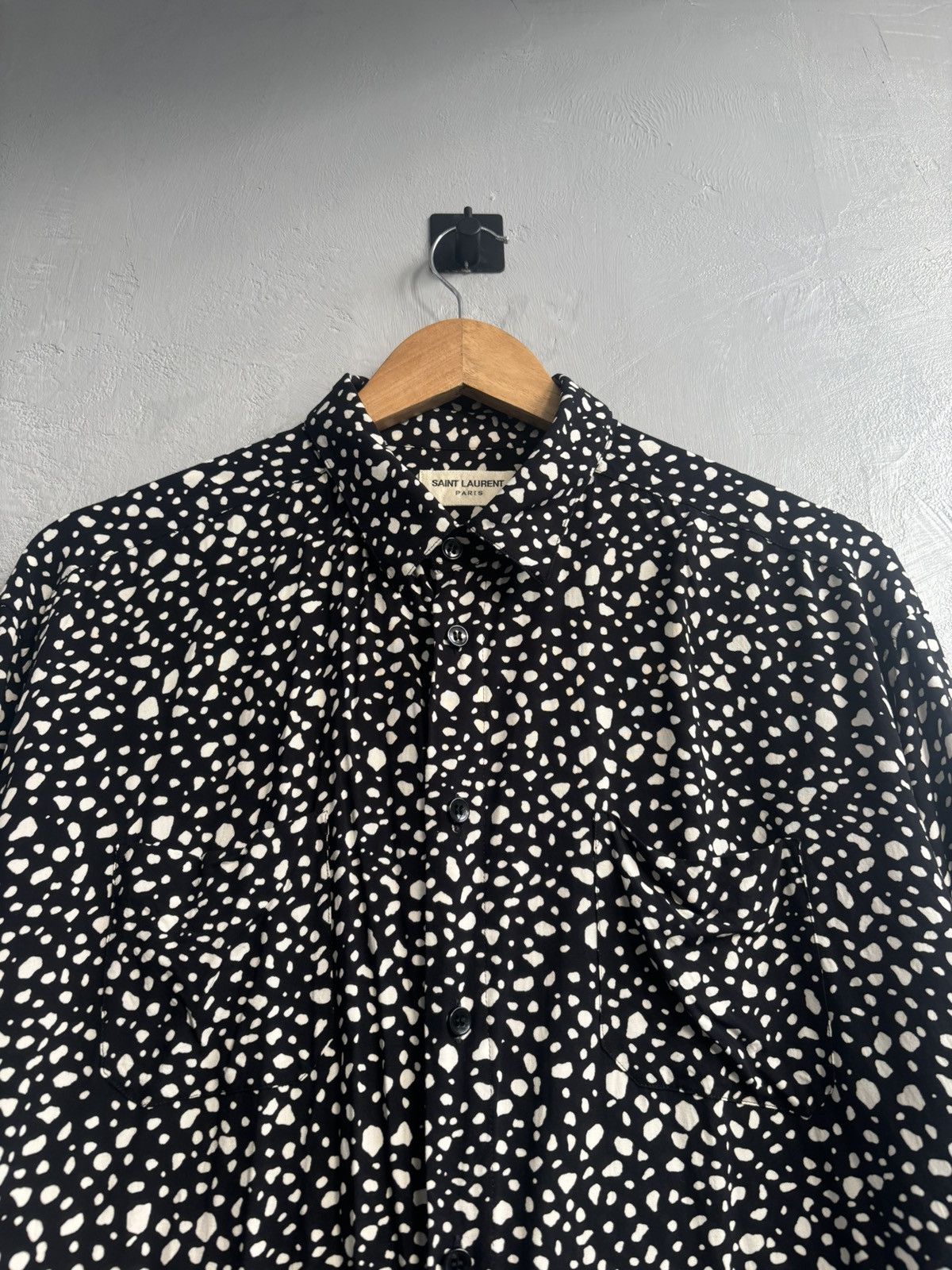 Saint Laurent Paris Saint Laurent SS2019 viscose leopard shirt Size US L / EU 52-54 / 3 - 4 Thumbnail