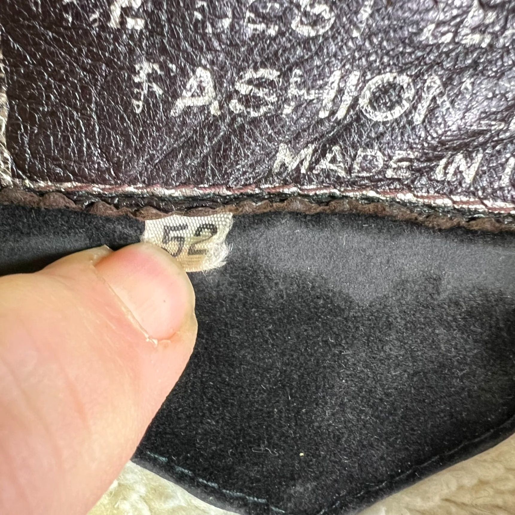 Vintage VINTAGE Italian Leather Varsity Jacket Mens SZ 52 Black Distressed Casual Winter Leather Sports Size US L / EU 52-54 / 3 - 7 Thumbnail