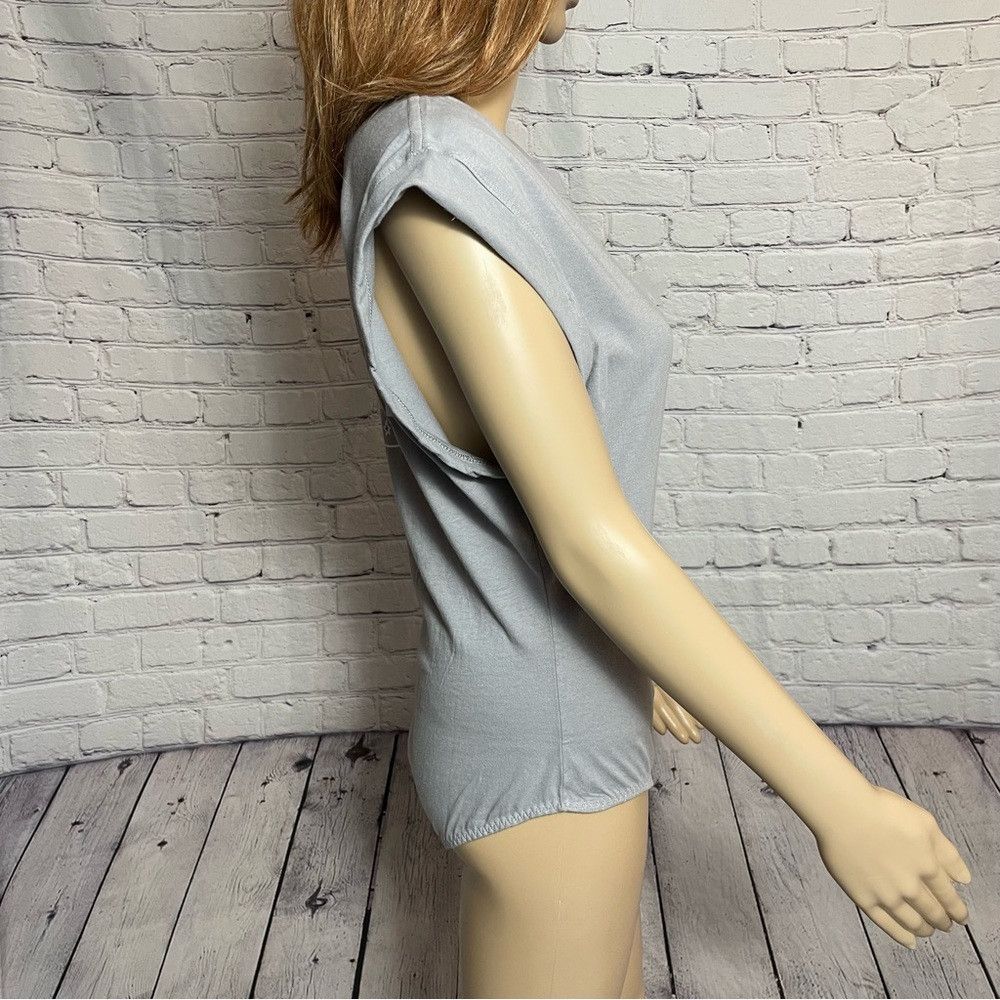 Free People NWT New $78 Free People Go-To Graphic Grey Bodysuit Size S Size S / US 4 / IT 40 - 6 Thumbnail