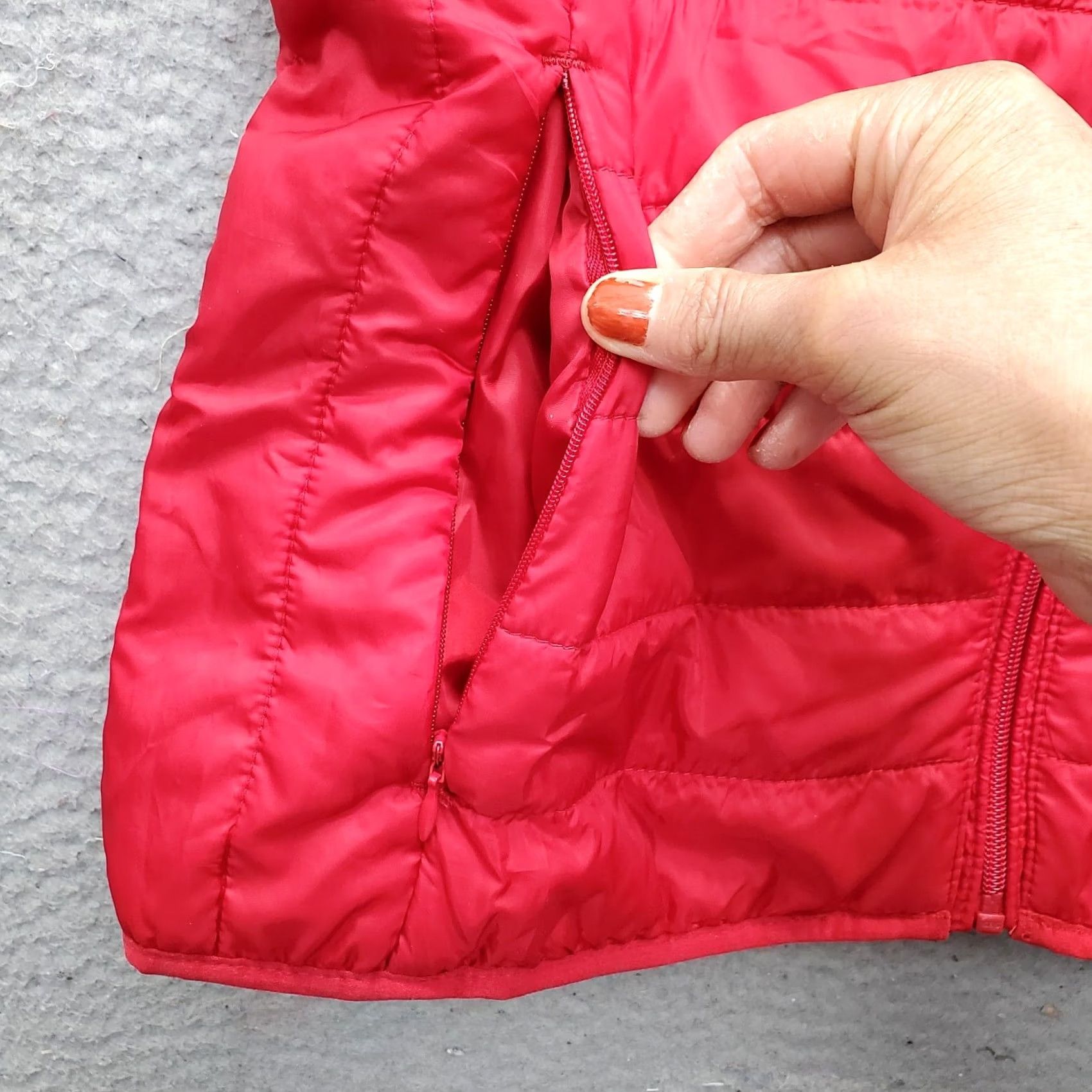 Vintage Core 365 Puffer Vest Womens Small Red Logo Sleeveless Pocket Full Zipper Shirt Size S / US 4 / IT 40 - 6 Thumbnail