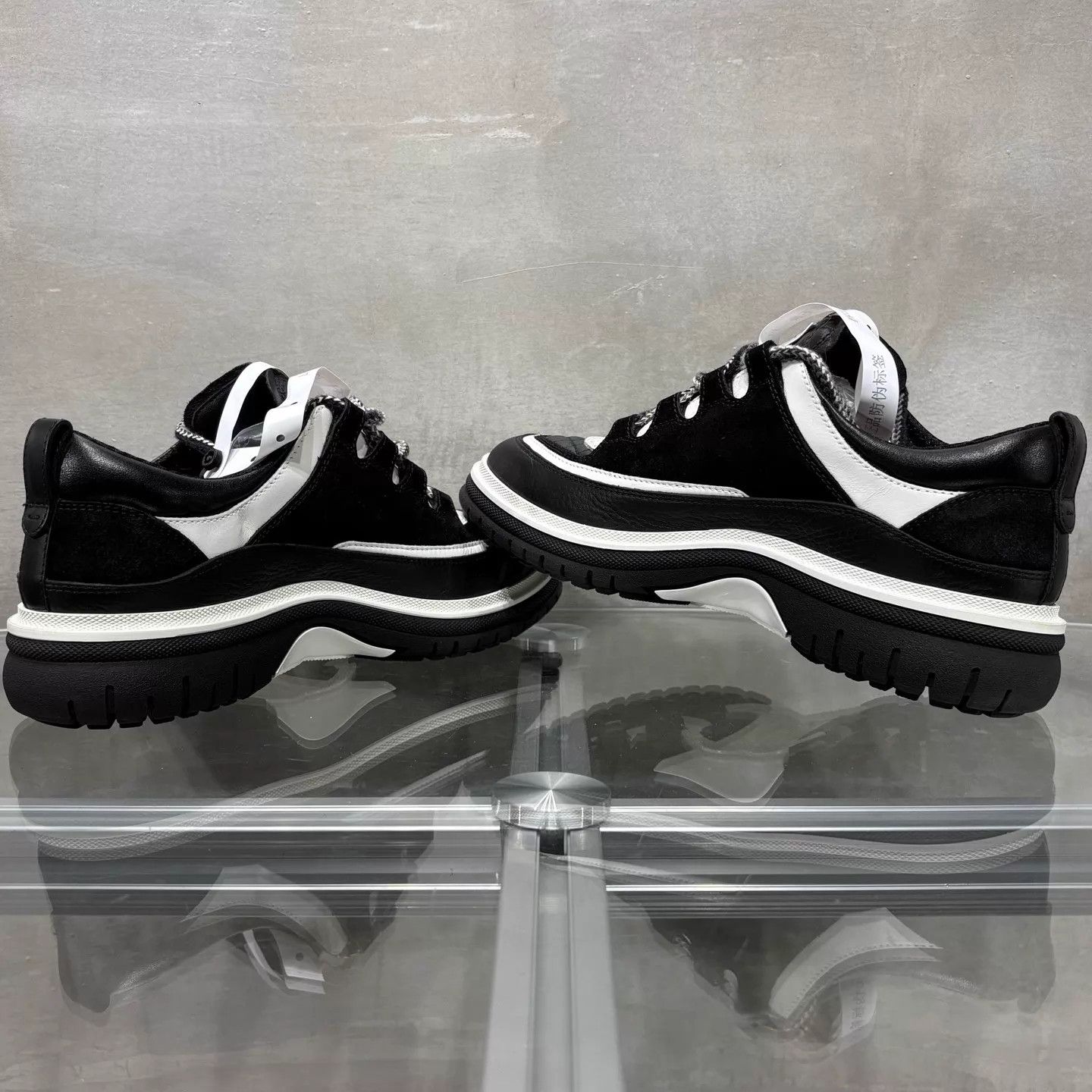Chanel Chanel 25C Black & White Panda Platform Loafers 40 Size US 7 / EU 40 - 5 Thumbnail