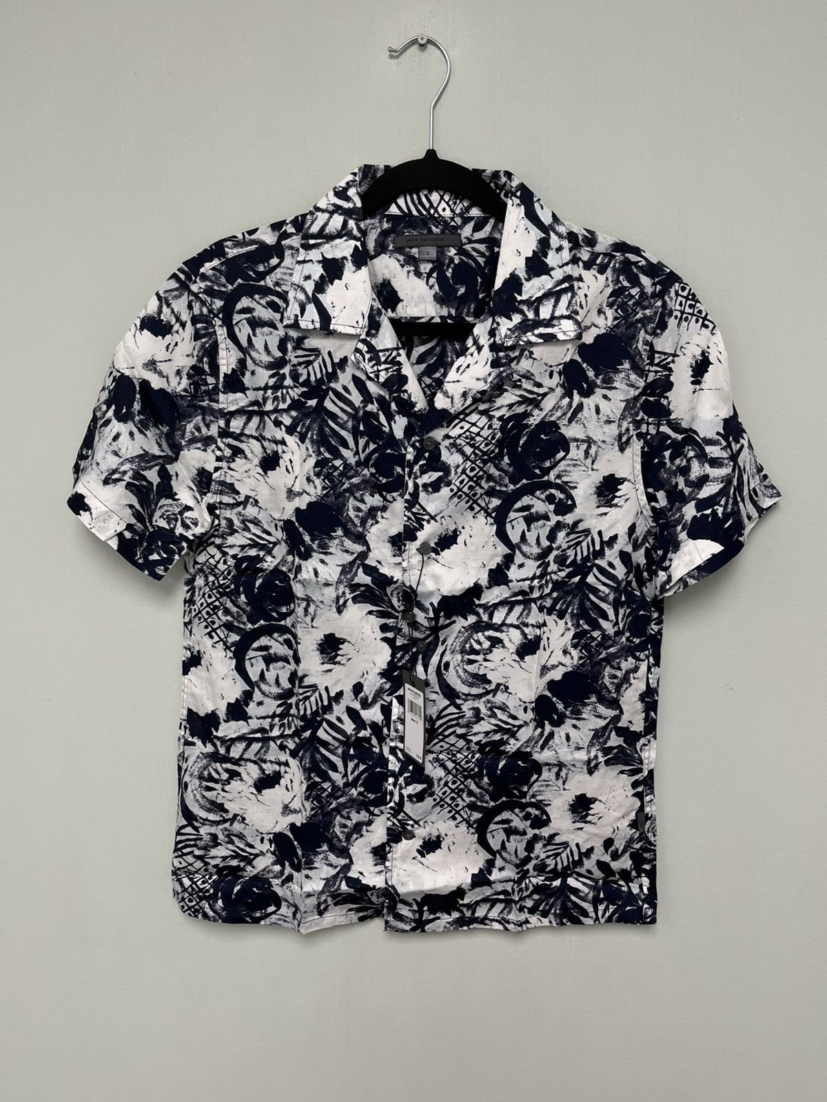 John Varvatos Danny SS shirt. Size small Size US S / EU 44-46 / 1 - 3 Thumbnail