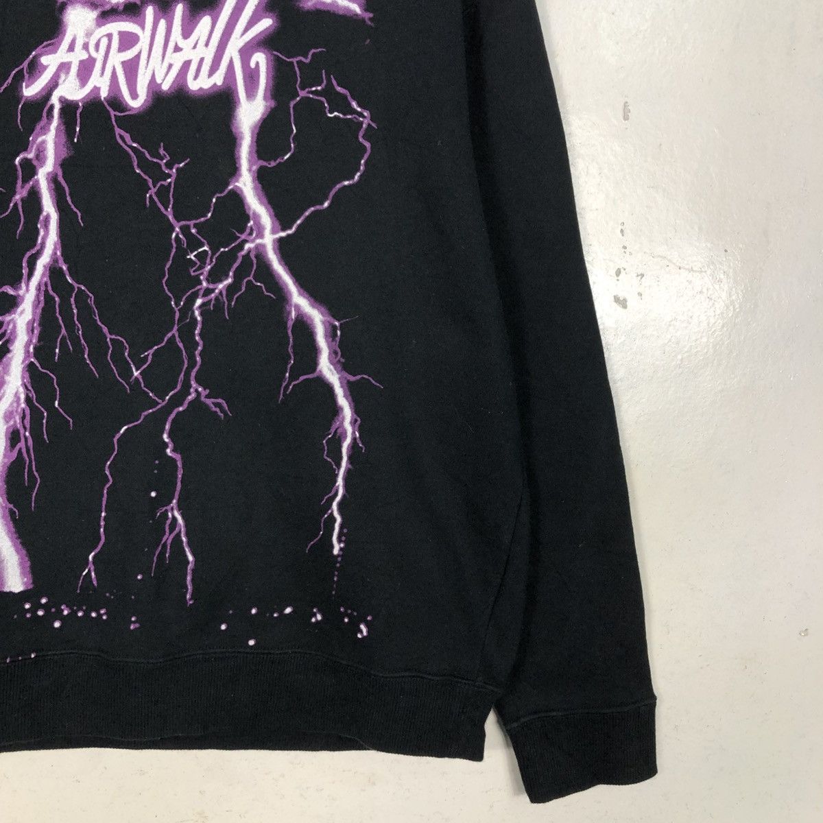 Japanese Brand 📌Vintage Sweatshirt Airwalk Storm Design Big Logo Size US L / EU 52-54 / 3 - 7 Thumbnail