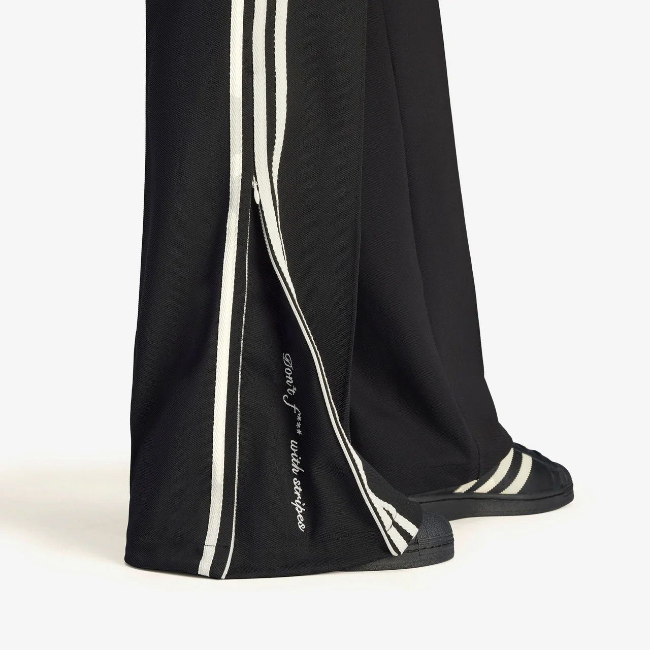 Adidas ADIDAS X AVAVAV TRACK PANTS Size US 32 / EU 48 - 6 Thumbnail