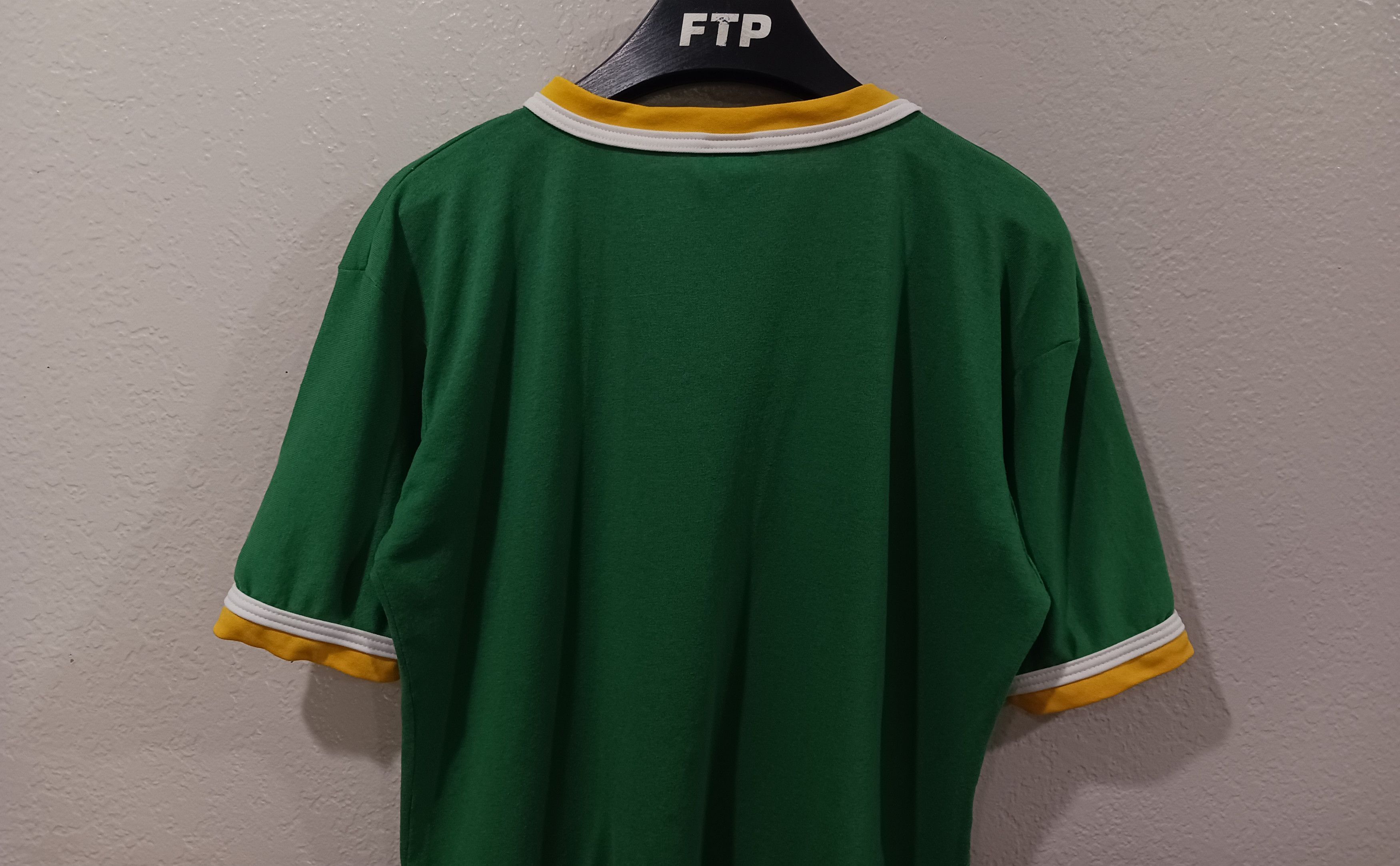 Vintage Don Alleson Athletic St. Kevin Track Vintage 90s V-Neck Tee Size US L / EU 52-54 / 3 - 9 Thumbnail