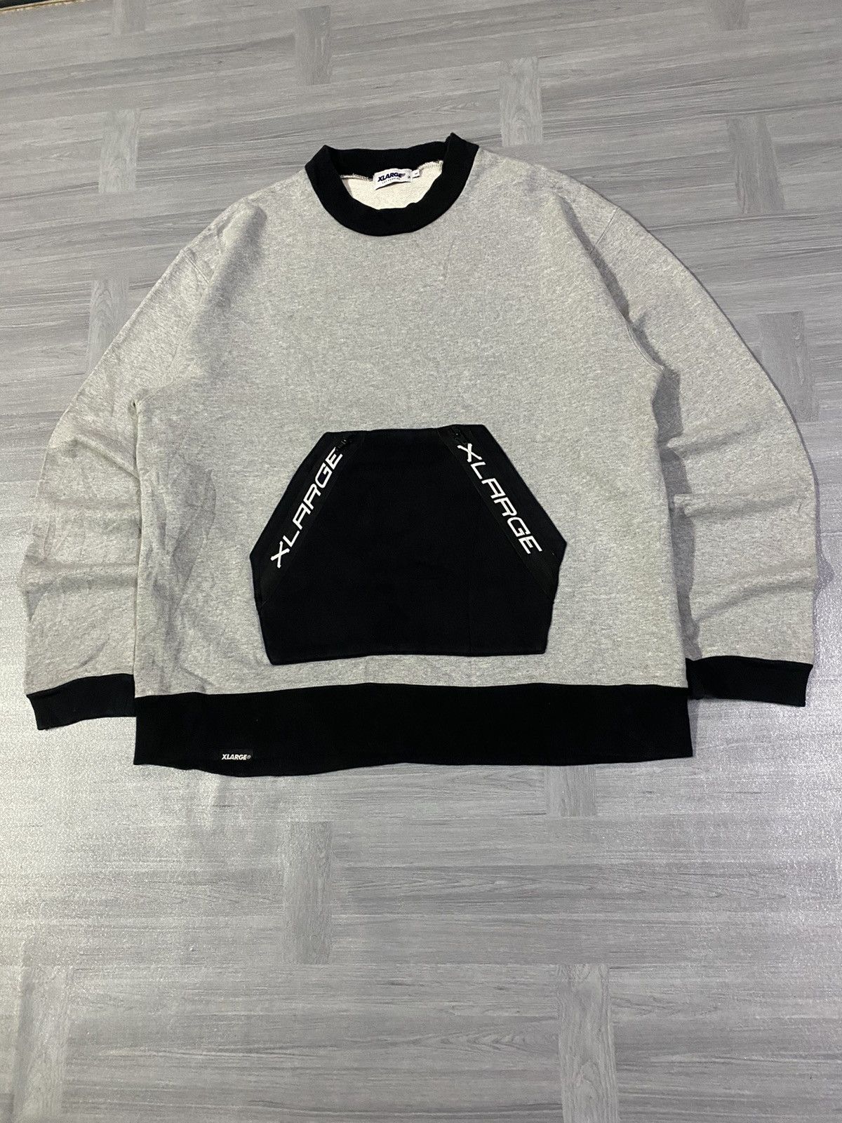 Xlarge XLarge Sweatshirt With Contrasting Design Kangaroo Pocket Size US L / EU 52-54 / 3 - 6 Thumbnail