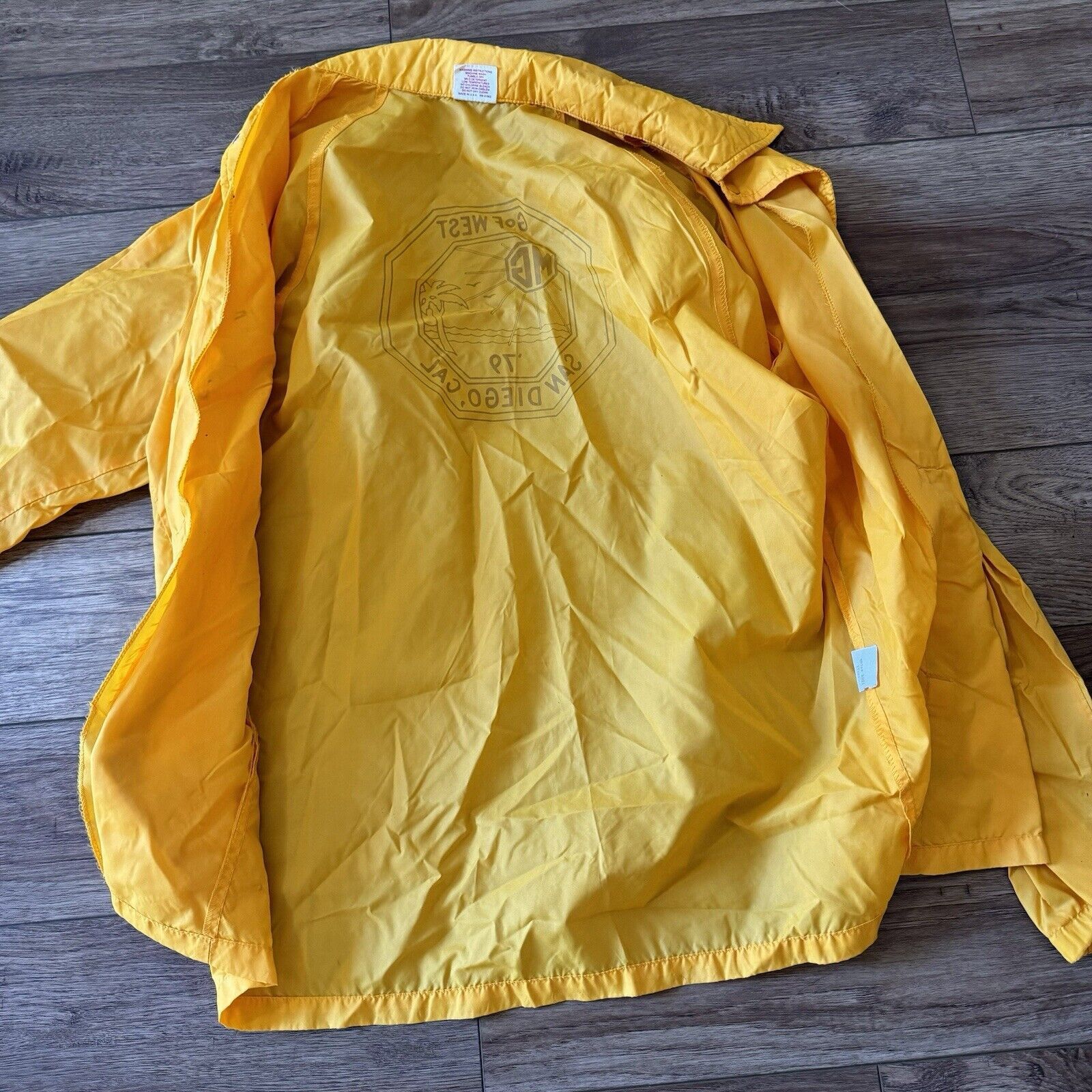 Vintage Vintage 70s Collegiate Pacific Yellow San Diego Nylon Jacket Size US L / EU 52-54 / 3 - 3 Thumbnail