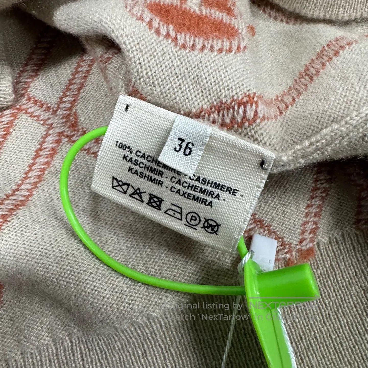 Hermes Hermes The lock fastener is fully printed on the cashmere Size S / US 4 / IT 40 - 6 Thumbnail