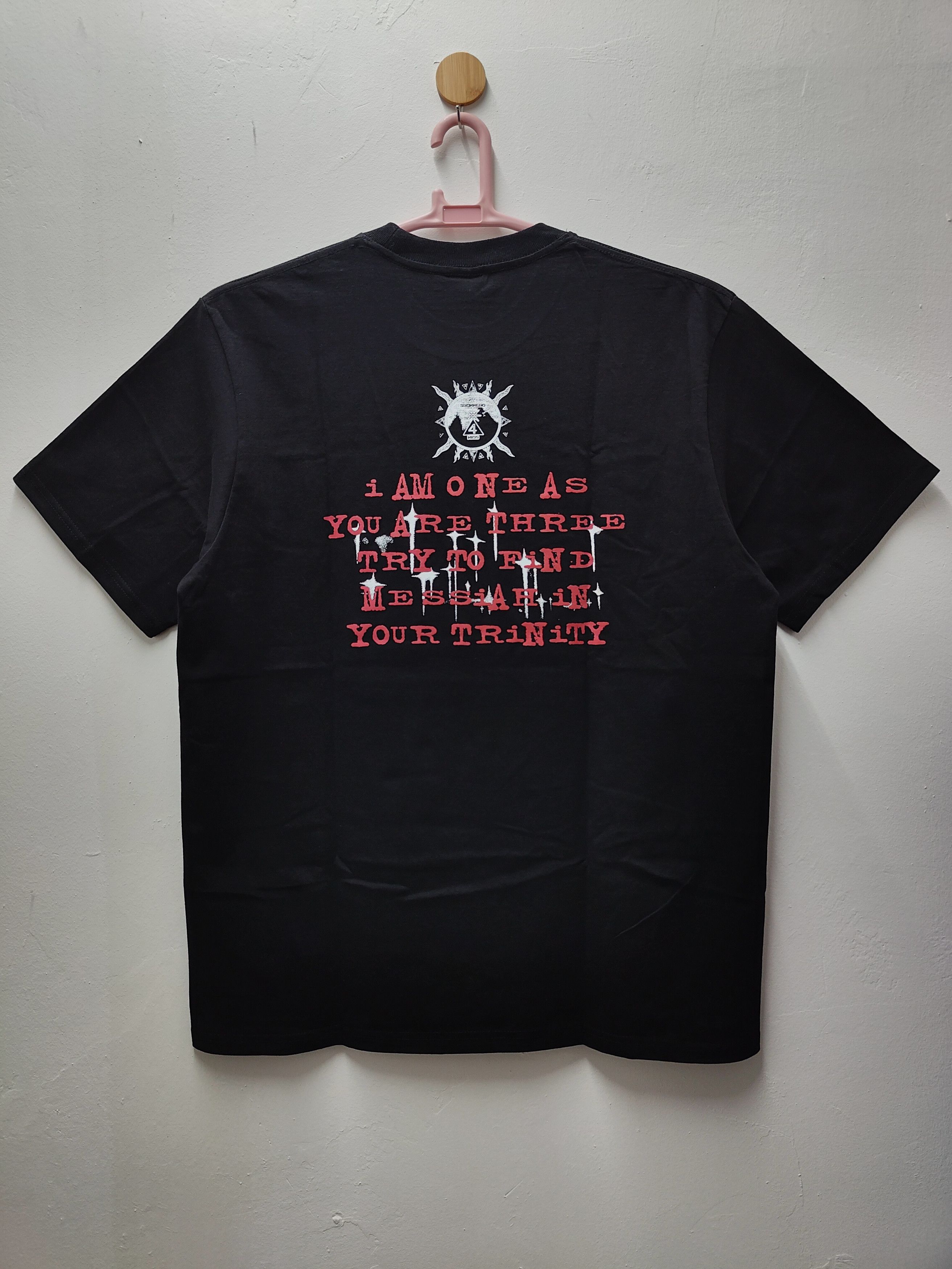 Anime Neon Genesis Evangelion Shinji In Chains T-shirt Size US XL / EU 56 / 4 - 5 Thumbnail