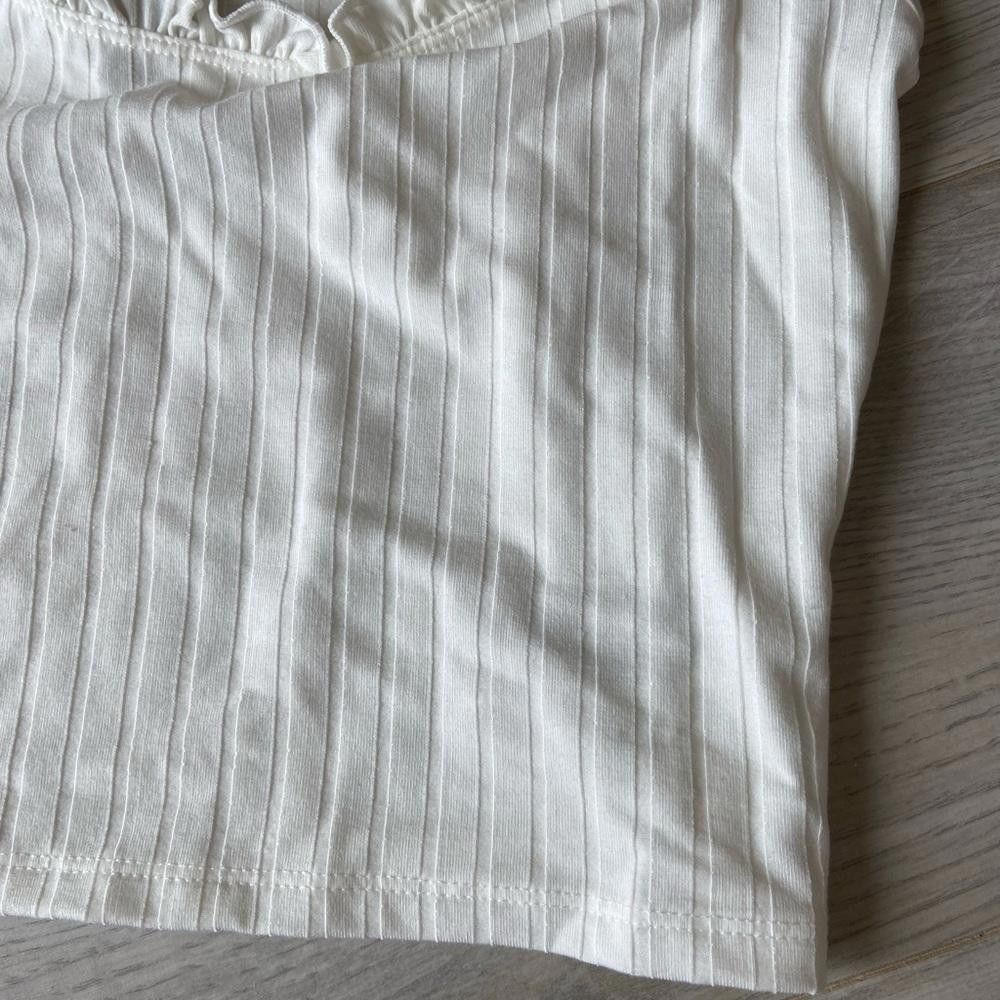 Designer Stylish White Ribbed Crop Top with Ruffle Detailing Size M / US 6-8 / IT 42-44 - 5 Thumbnail