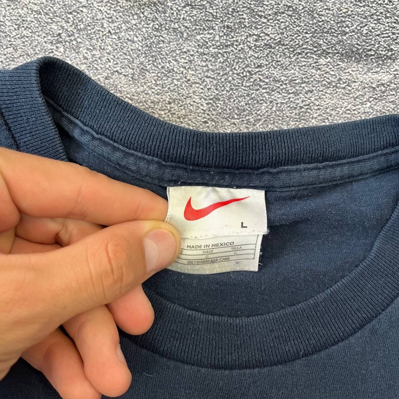 Nike Vintage 80s Nike Center Logo Boxy Fit T-Shirt,Size L, Size US L / EU 52-54 / 3 - 5 Thumbnail