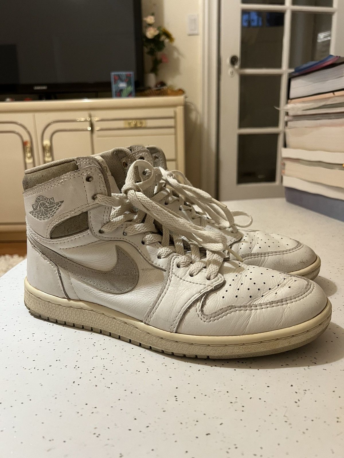 Nike 1985 Jordan 1 Neutral/Natural Grey Size US 9.5 / EU 42-43 - 1 Thumbnail