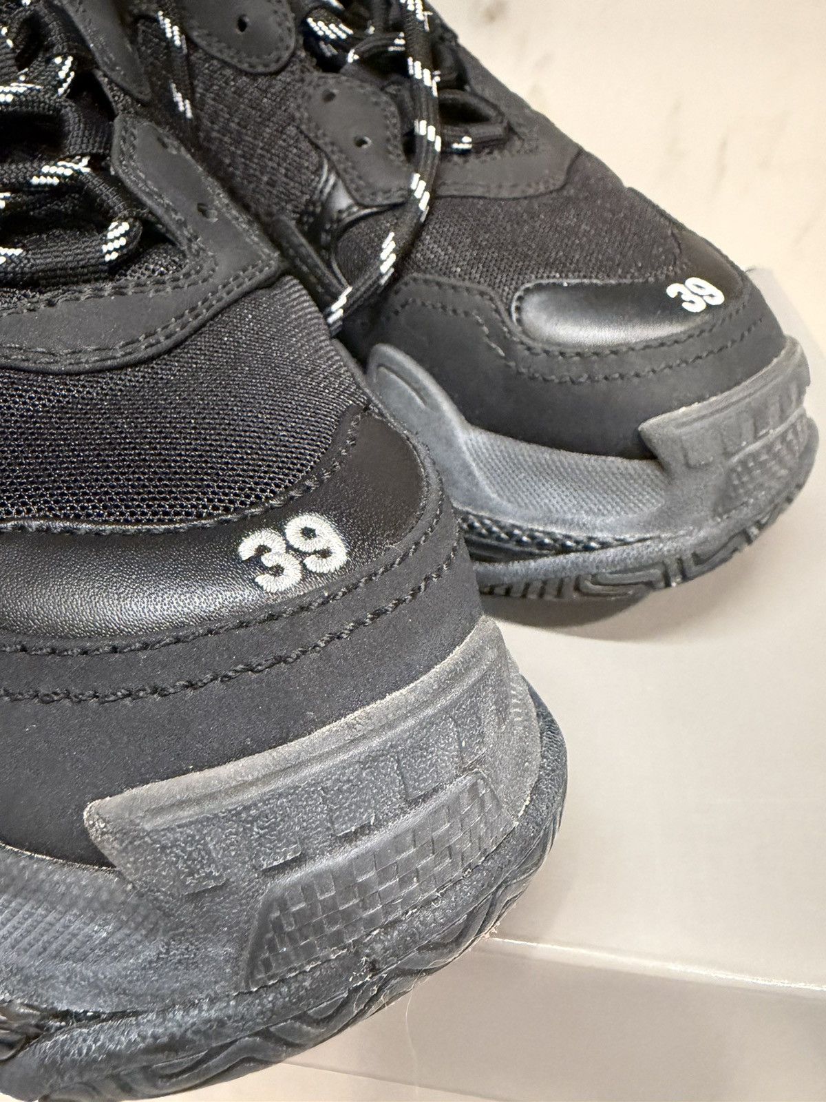 Balenciaga Balenciaga Triple S Sneakers Size US 6 / EU 39 - 9 Thumbnail