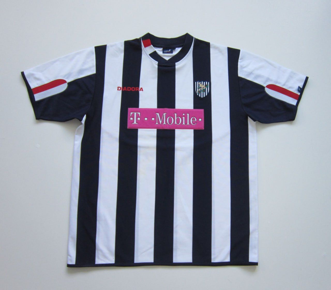 Vintage Diadora West Bromwich Soccer Jersey 2004-2005 Home Size US XL / EU 56 / 4 - 1 Thumbnail