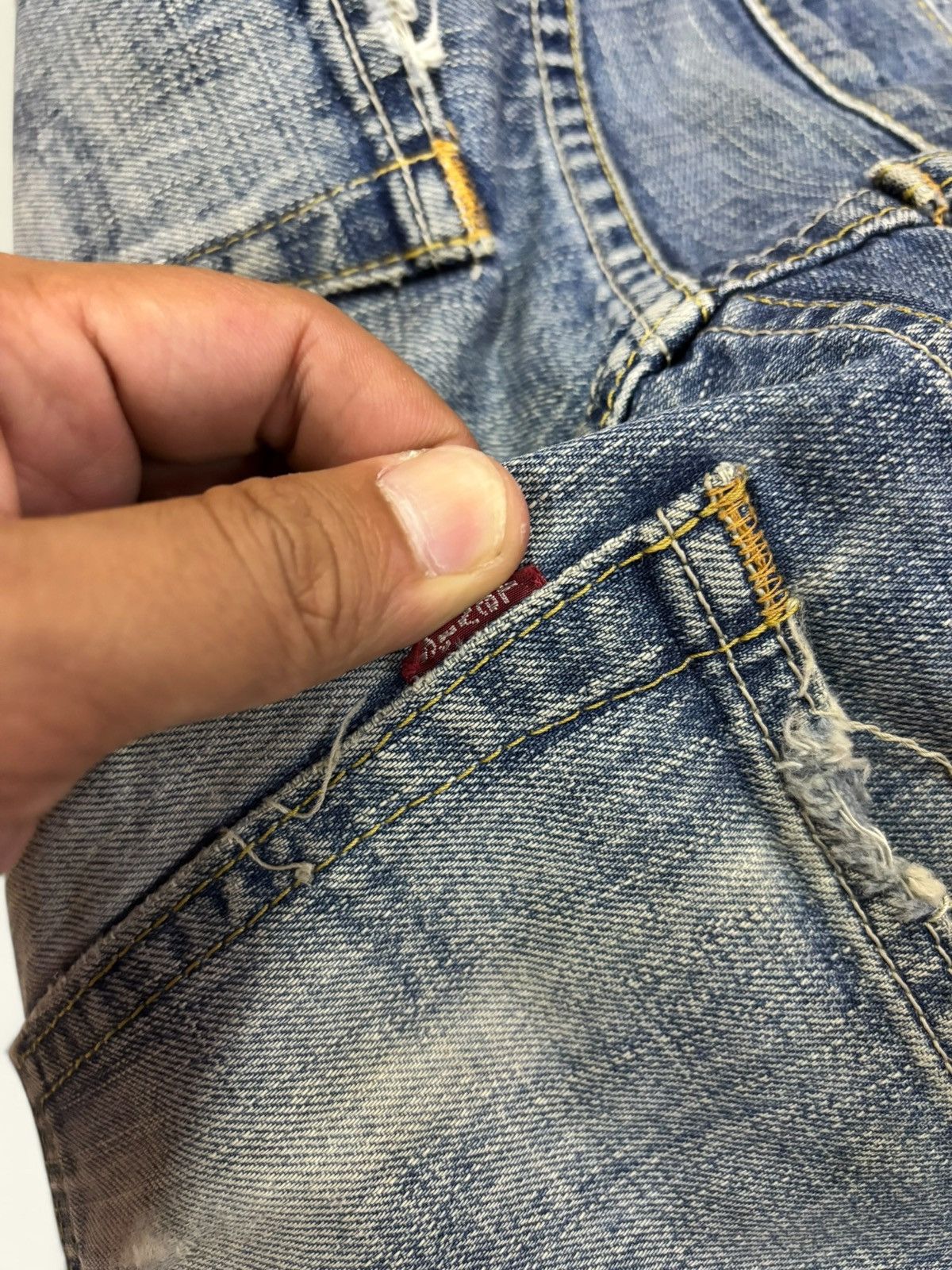 Levi's 90s Grunge Levis Lot 503 Thunder Clawmark Faded Jeans Size US 29 - 9 Thumbnail