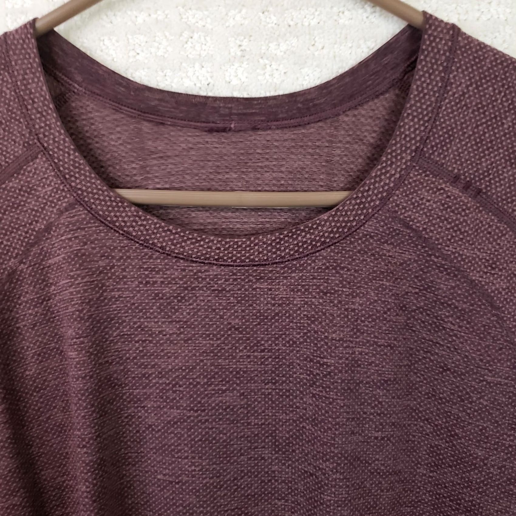 Lululemon Lululemon Men T-Shirt Burgundy Short Sleeve Crew Neck 2XL Athletic Fit 47 in Chest Breathing Lightweight Stretch Packable Cotton Lyocell Lycra Size US 39 - 4 Thumbnail