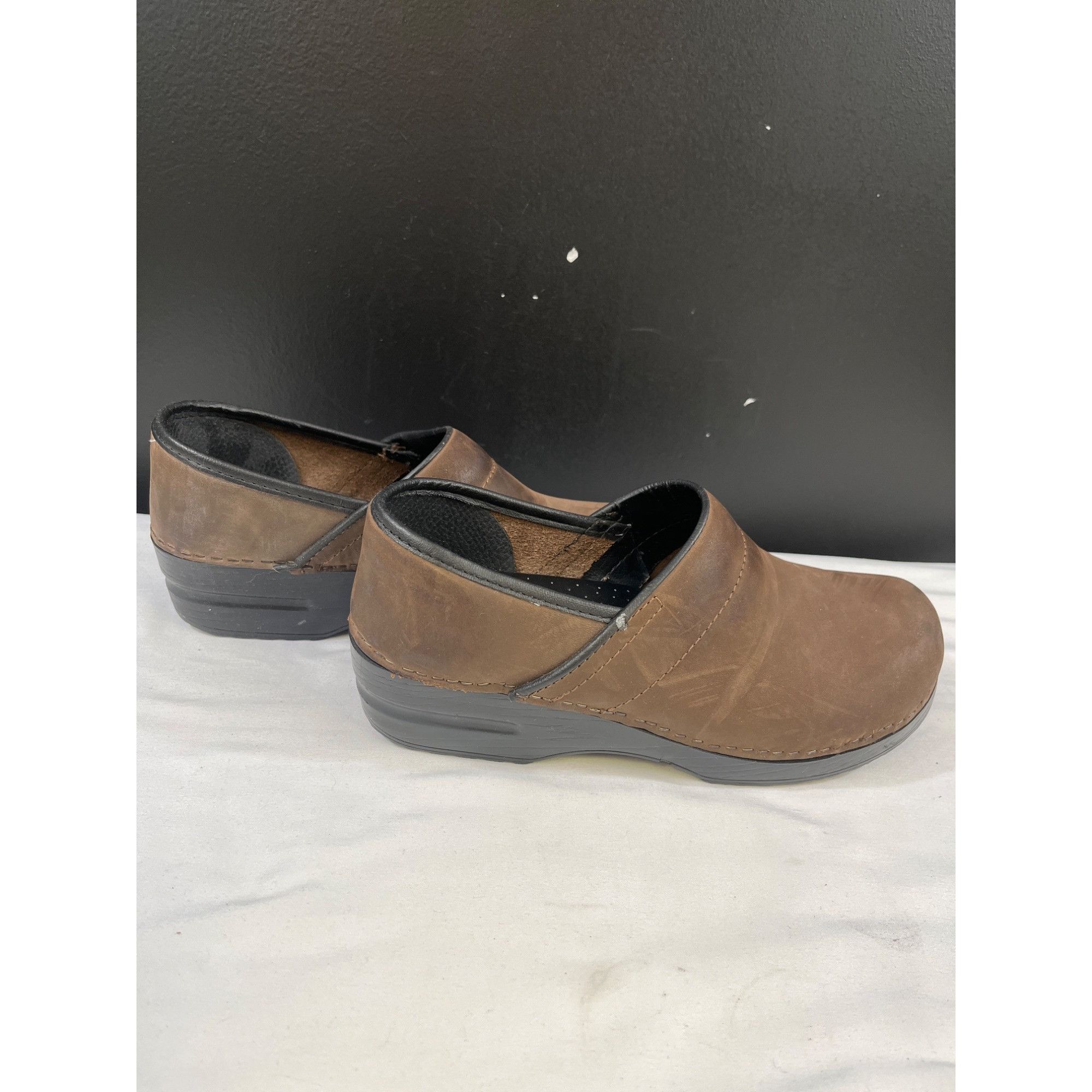 Eastland Eastland Women's Brown Leather Shoes/Clogs Size 8M SKU 5975 Size US 8 / IT 38 - 1 Thumbnail