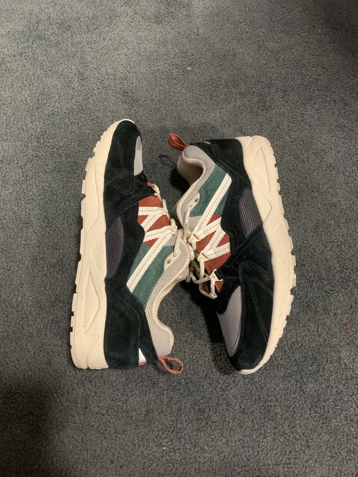 Karhu Karhu Fusion 2.0 "Fear Bear Pack"Jet Black/ Bright White Size US 9 / EU 42 - 3 Thumbnail