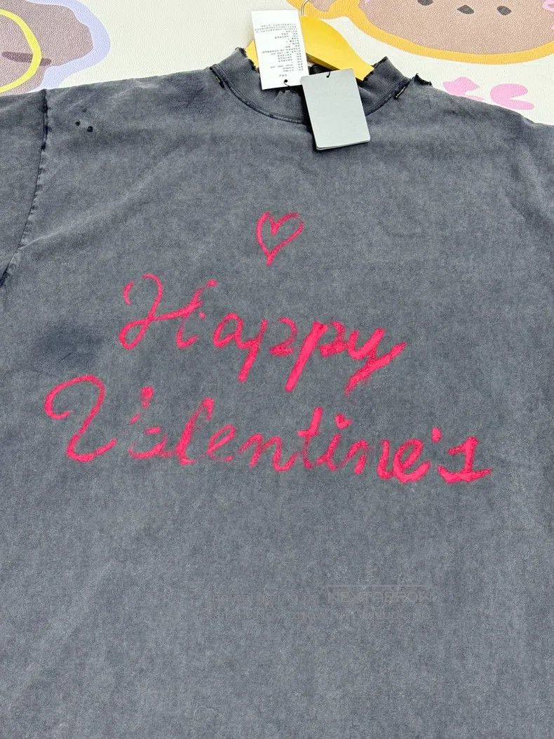 Balenciaga Balenciaga Valentine's Day Series Lipstick Graffiti Letter Size US S / EU 44-46 / 1 - 3 Thumbnail