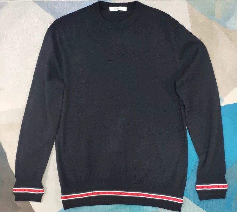 Givenchy Givenchy Ribbon Patch Classic Black Long Sleeve Woolen Swe Size US L / EU 52-54 / 3 - 1 Thumbnail