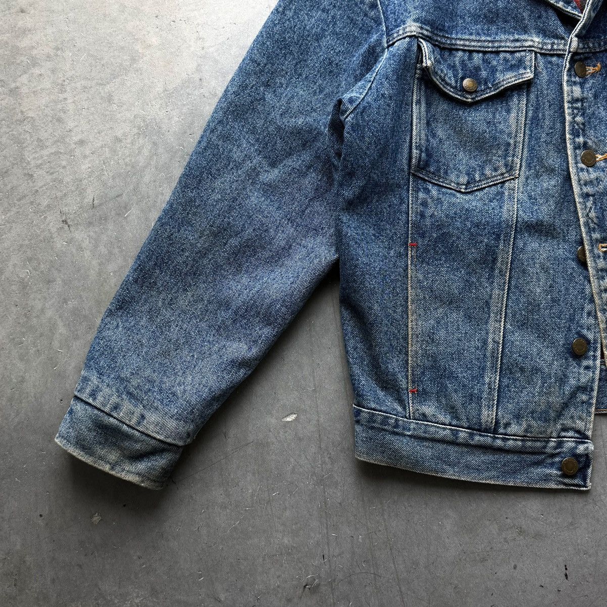 Vintage VINTAGE 90s FADED FLANNEL LINED DENIM JACKER WRANGLER MEDIUM Size US M / EU 48-50 / 2 - 7 Thumbnail