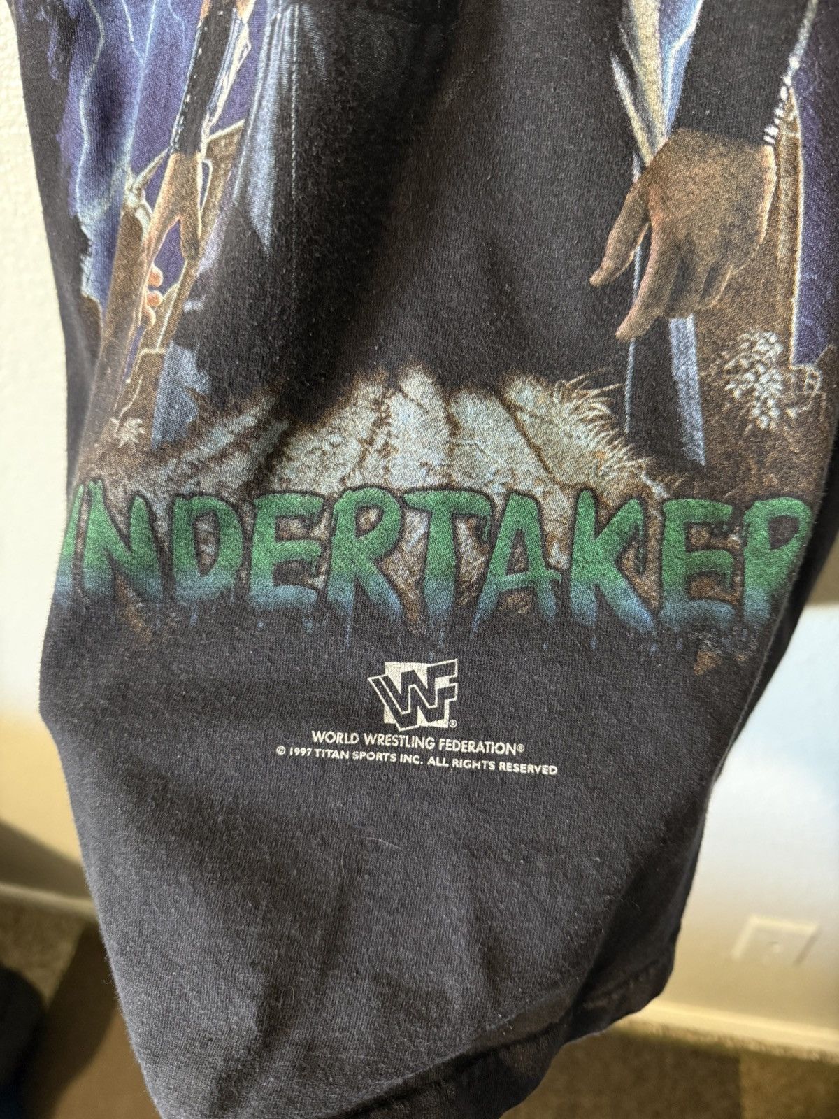 WWE XL Vintage 1997 WWF Undertaker Graveyard Tee Size US XL / EU 56 / 4 - 2 Thumbnail