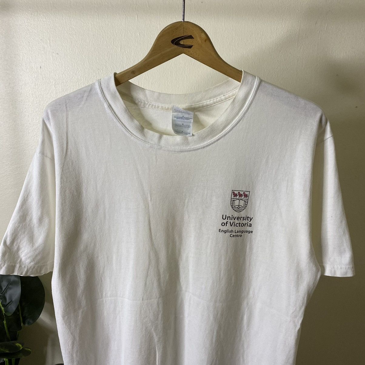 Vintage Vintage 2000s University of Victoria Canada Collegiate Tee Size US M / EU 48-50 / 2 - 6 Thumbnail