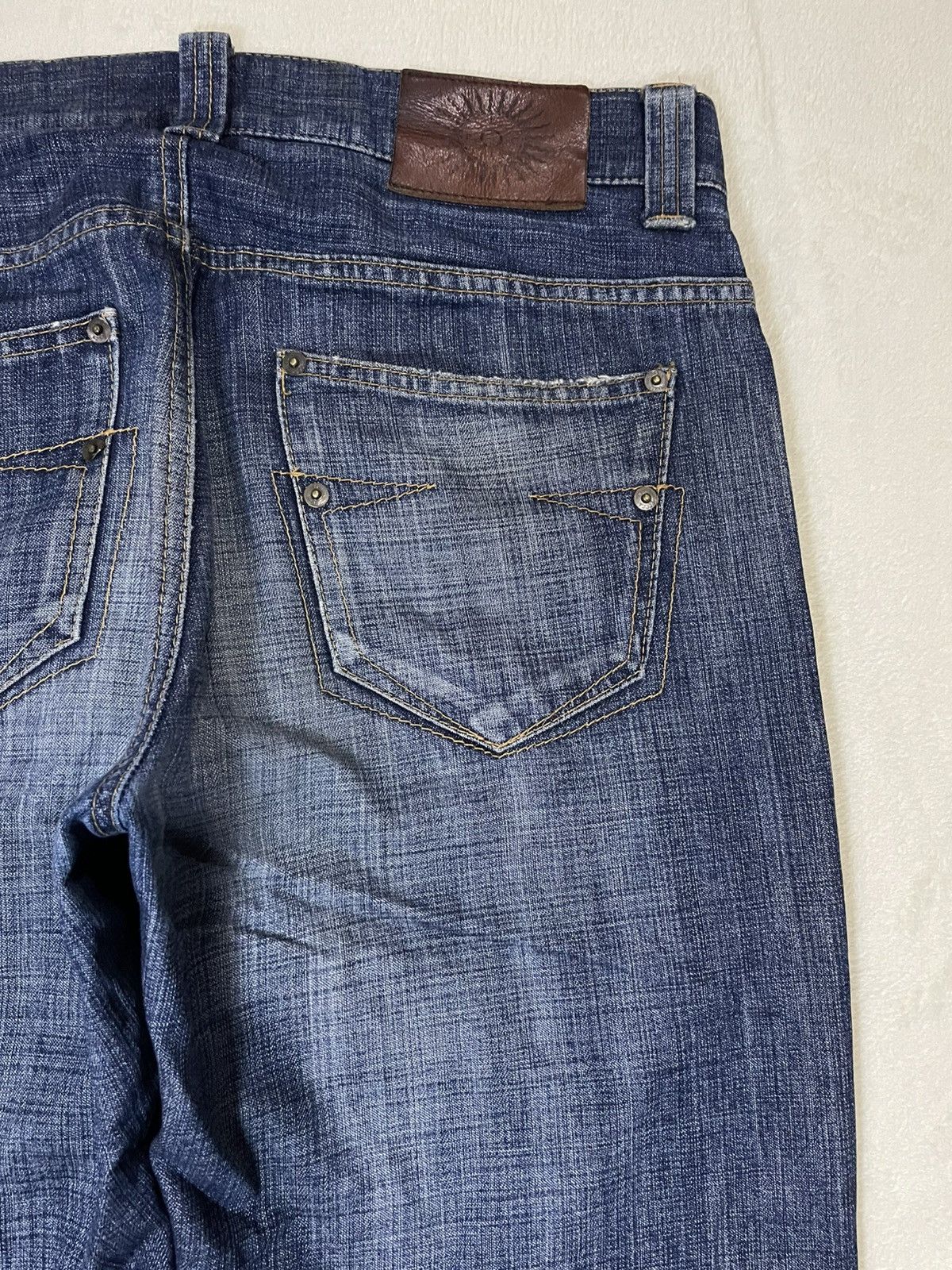 Japanese Brand Vintage Epoca Uomo Boot Cut Distress Mudwash Denim Jeans Size US 34 / EU 50 - 14 Thumbnail