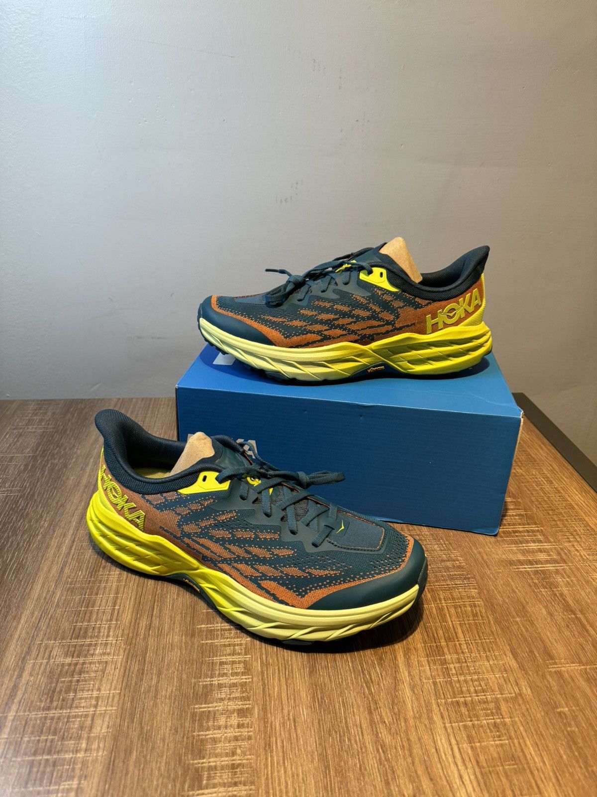 Hoka Hoka Men's Speedgoat 5 Running Blue Coral Primrose 10.5 NEW Size US 10.5 / EU 43-44 - 2 Thumbnail