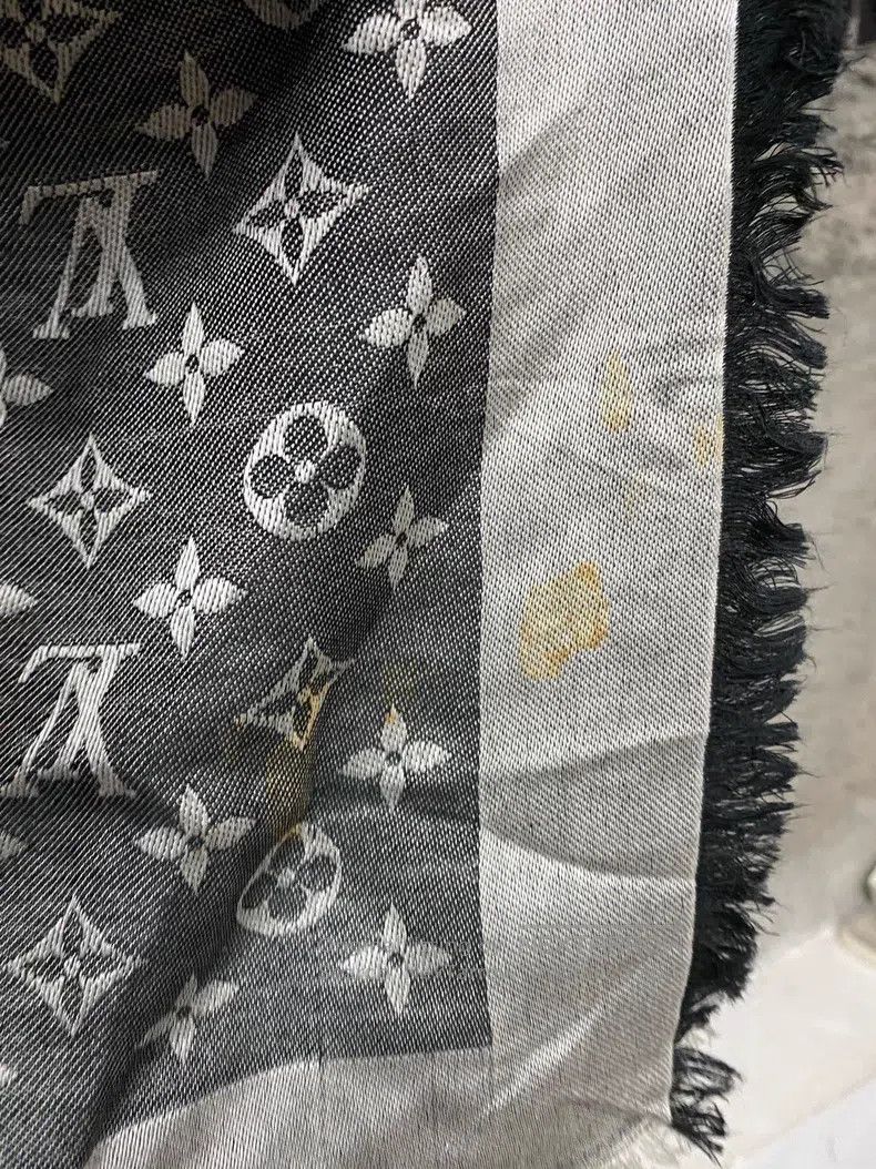 Louis Vuitton Louis Vuitton Shawl Scarf Size ONE SIZE - 3 Thumbnail