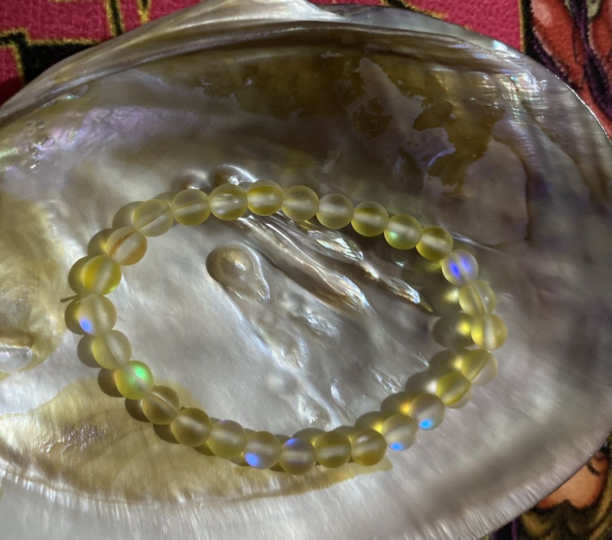 Other Yellow Mermaid glass bracelet Size ONE SIZE - 1 Preview