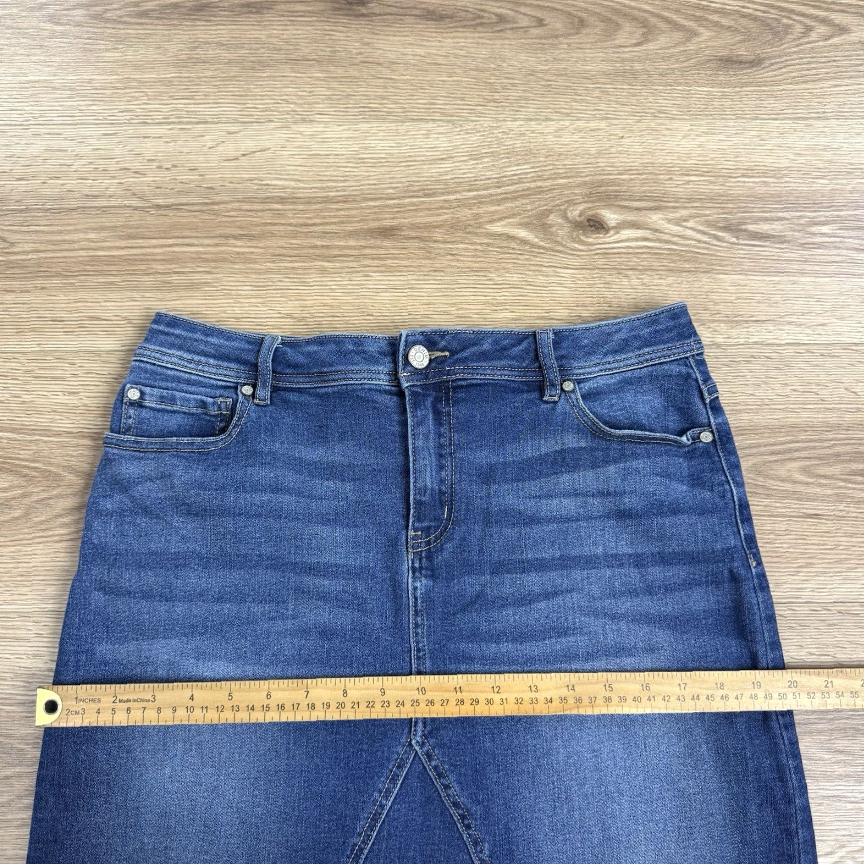 Denime VINTAGE Est 1946 Denim Skirt A-Line Knee Length Size 10 Blue Women's Short/Med Patchwork 1940s-Modern Size 32" / US 10 / IT 46 - 6 Thumbnail
