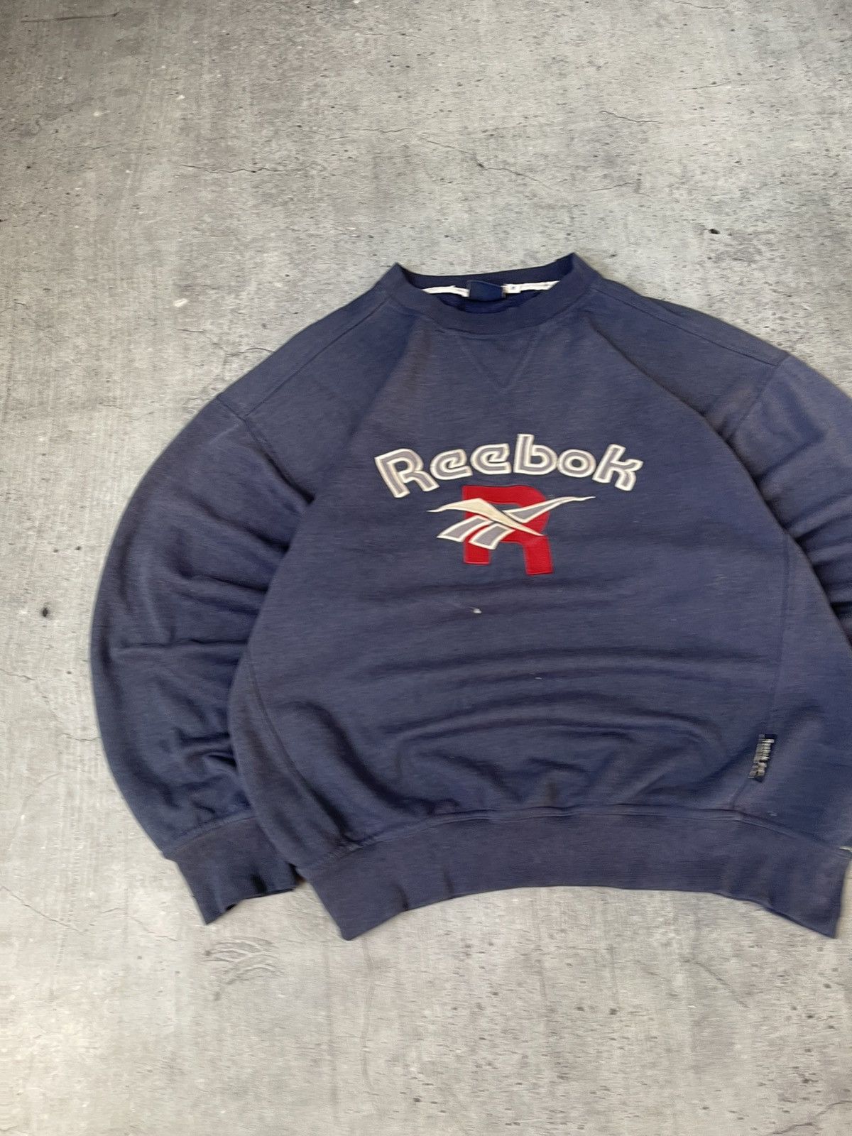 Reebok Vintage 90’s Reebok Faded Distressed Stained Sweatshirt Size US M / EU 48-50 / 2 - 3 Thumbnail