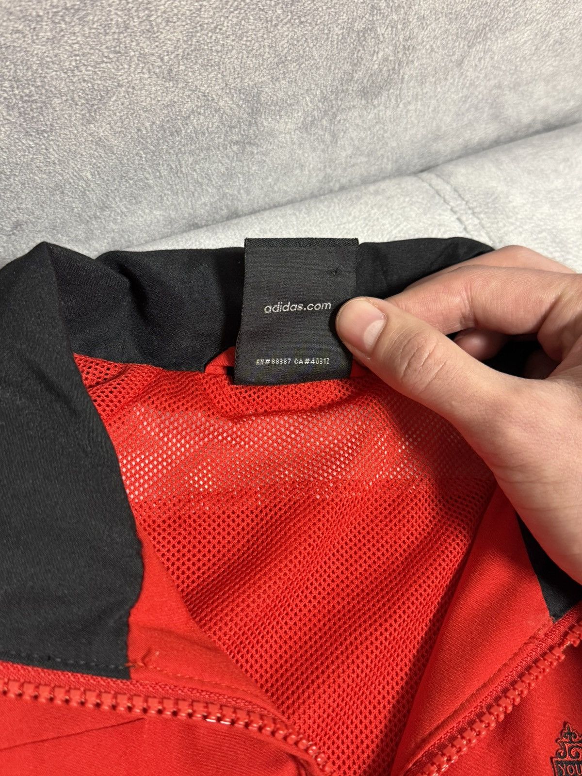 Adidas × Vintage Vintage Adidas Liverpool 2010 red jacket windbreaker Size US S / EU 44-46 / 1 - 10 Thumbnail