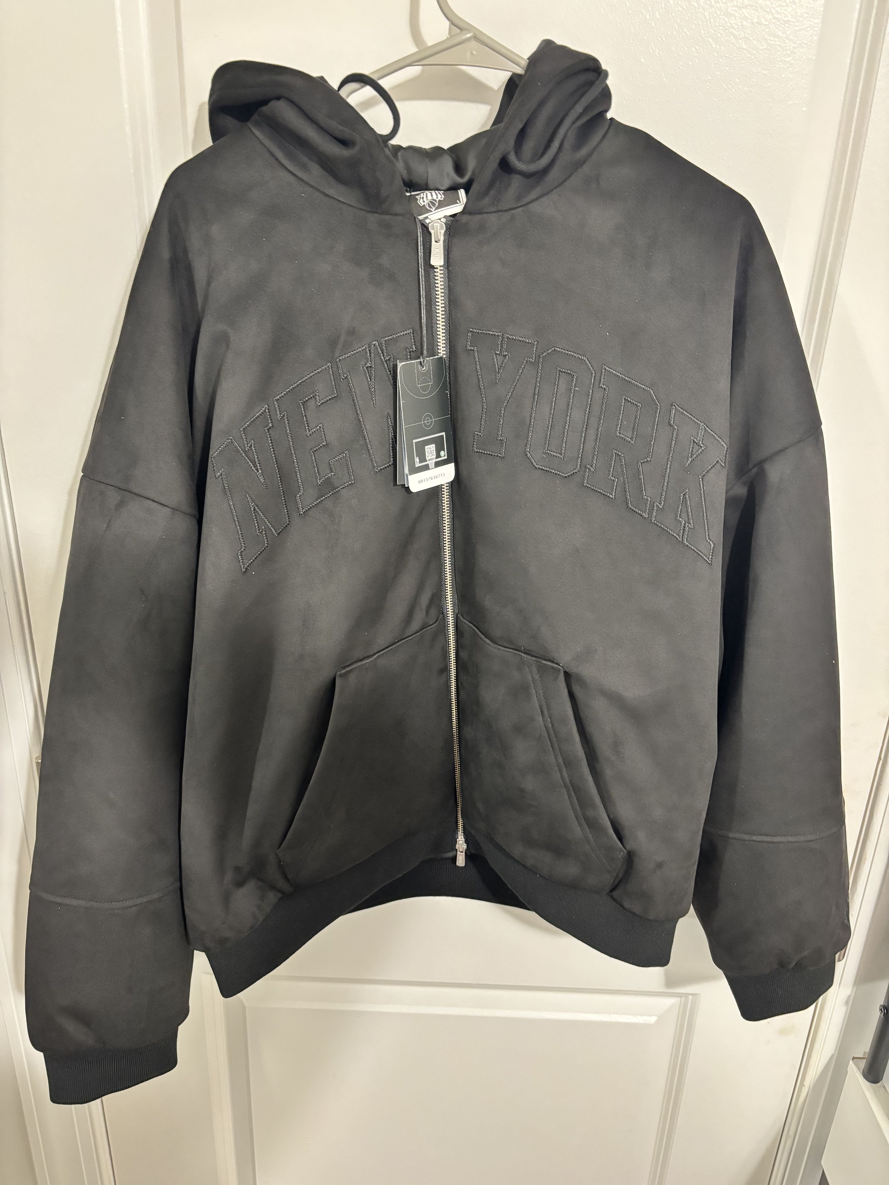 Kith × NBA Kith x Knicks Tonal Microsuede Jacket – Black – New w/ Tags Size US L / EU 52-54 / 3 - 1 Thumbnail