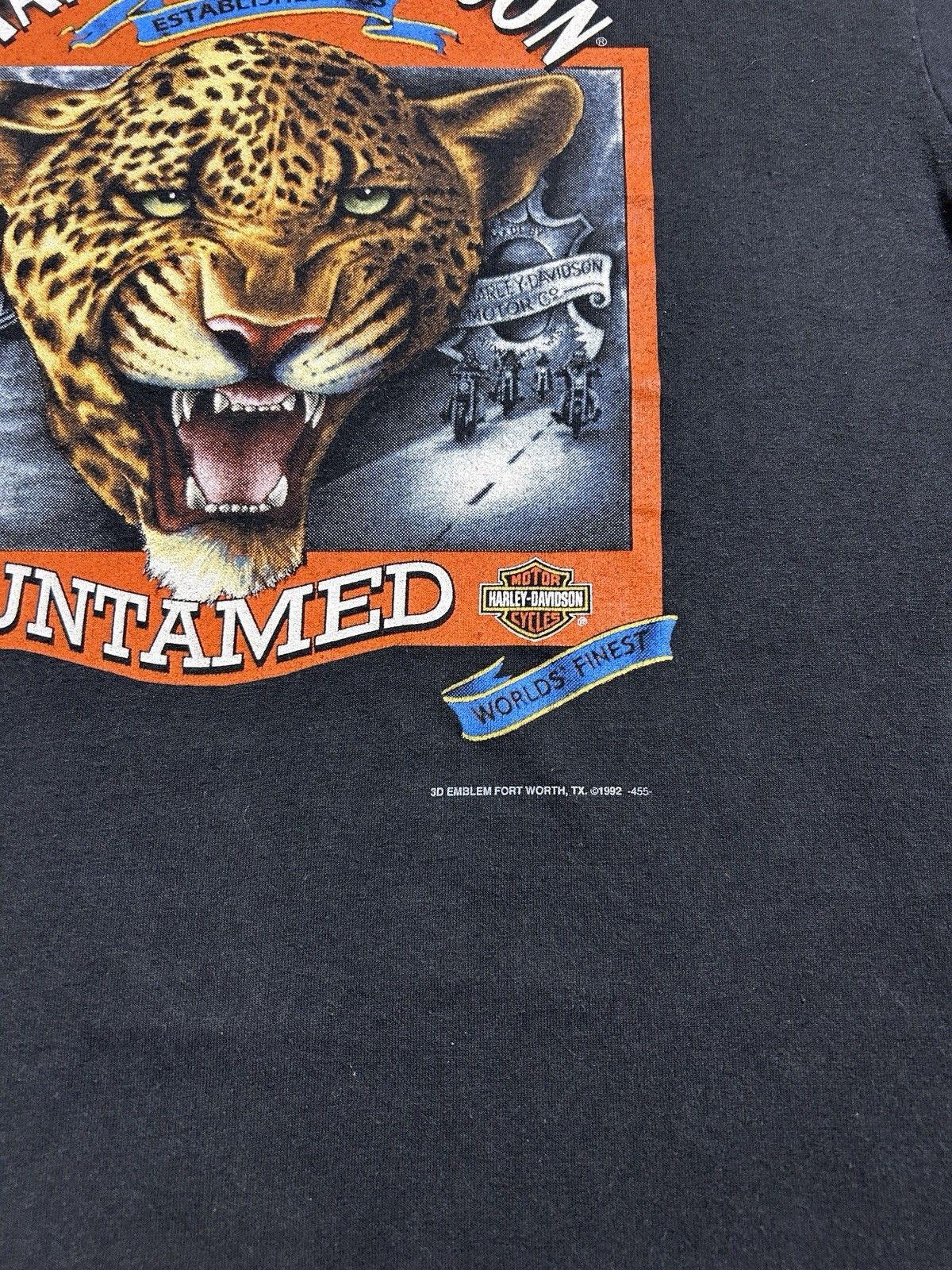 Harley Davidson VTG 1992 3D Emblem Untamed Harley Davidson T-Shirt Cut Neck Size US XL / EU 56 / 4 - 2 Thumbnail