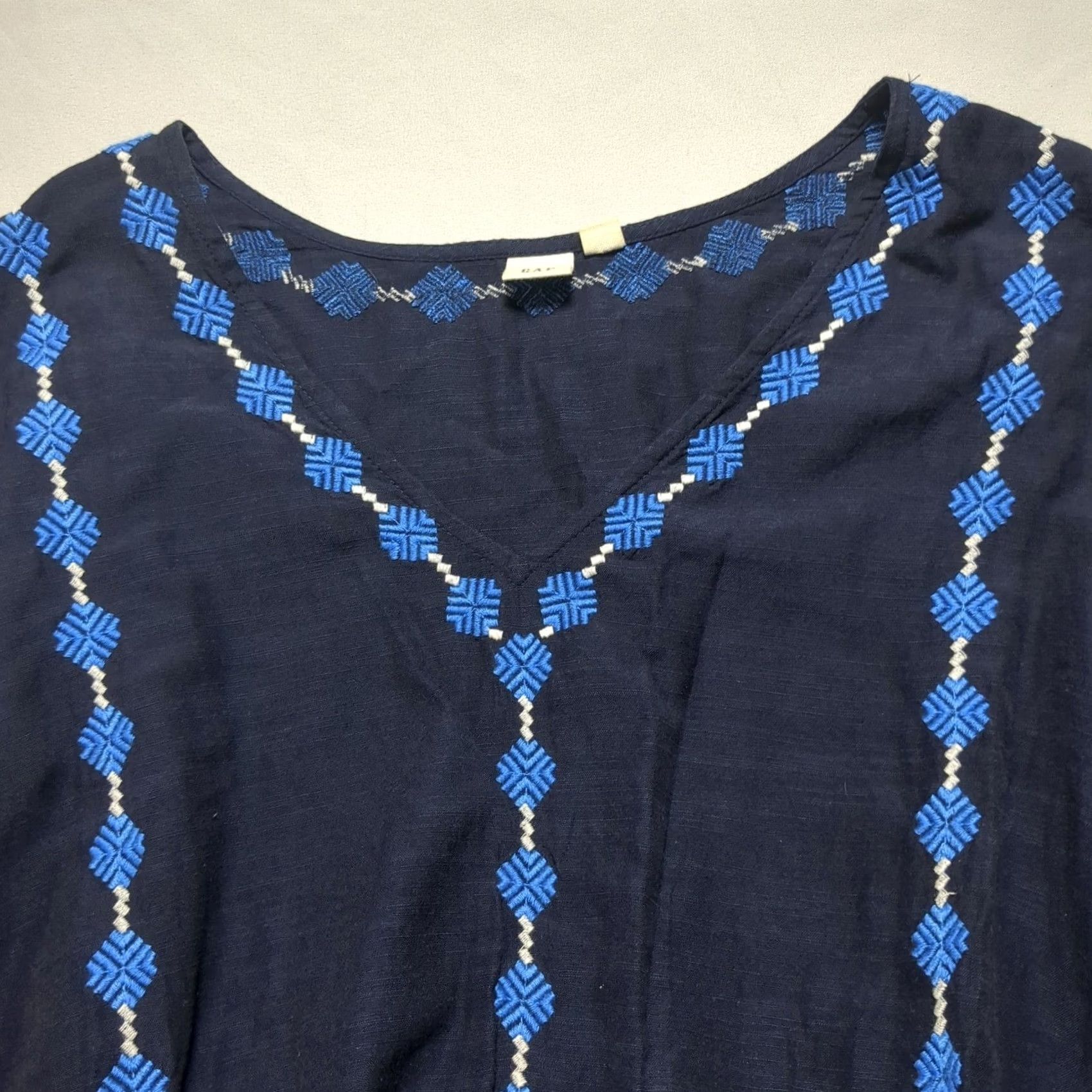 Gap VINTAGE Gap Embroidered V-Neck Women Mini Dress EUC Navy Blue Geometric Beach Boho 3/4 Sleeve Pullover Short Dress M Womens Size M / US 6-8 / IT 42-44 - 3 Thumbnail
